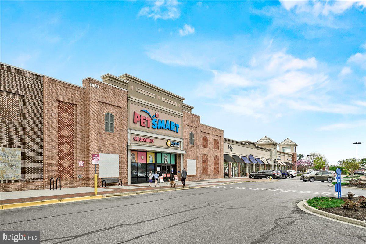 NORTH CROSSING - Residential