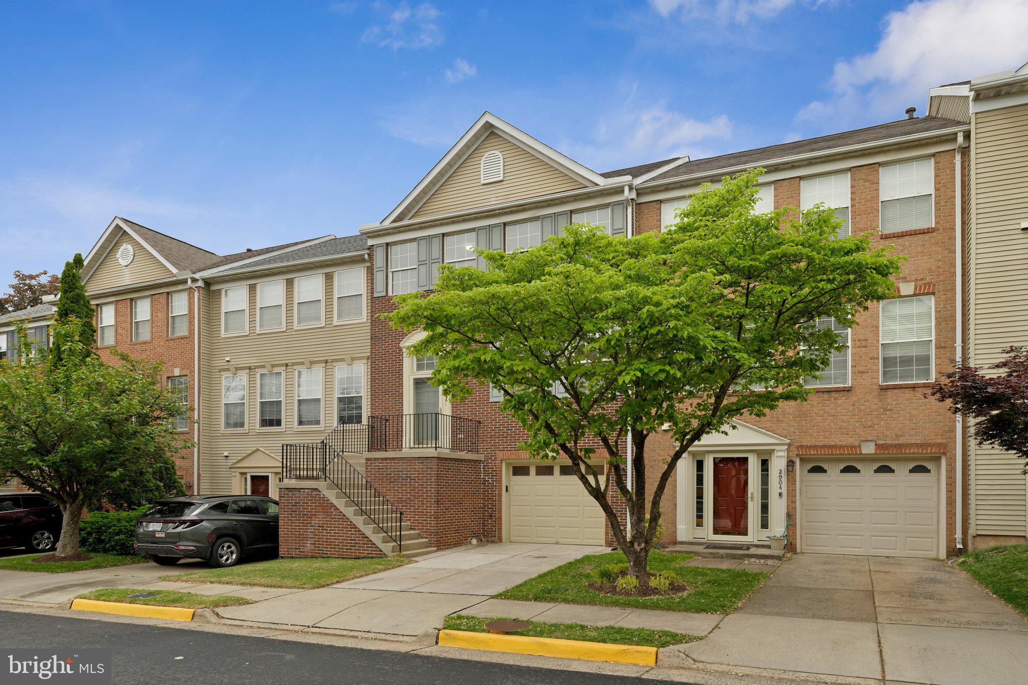 FAIRFAX METRO SQUARE - Residential