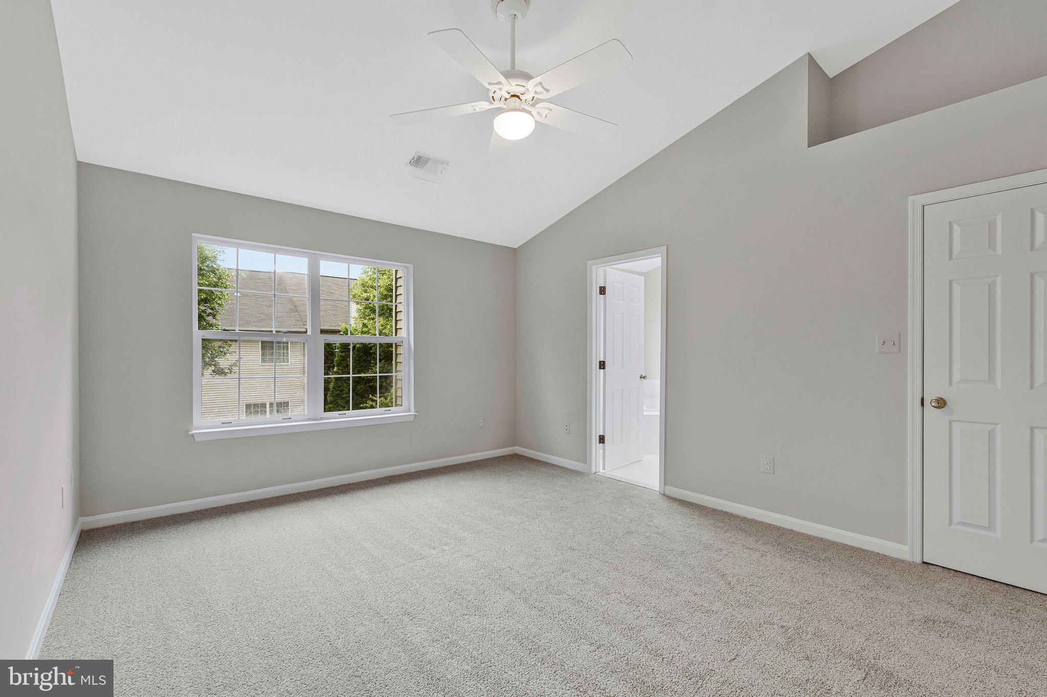 FAIRFAX METRO SQUARE - Residential