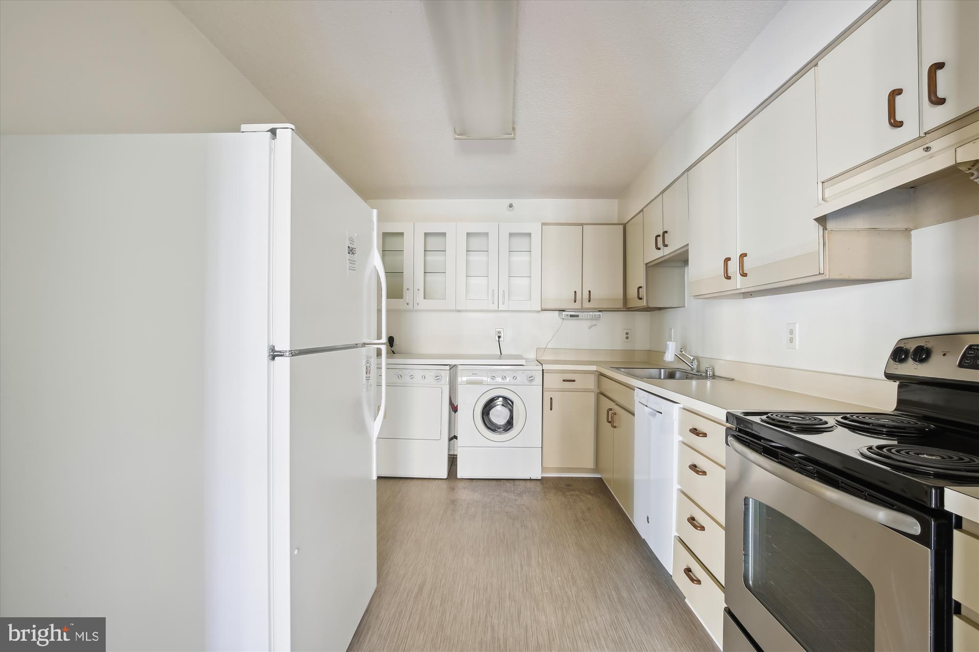 BELVEDERE CONDOMINIUM - Residential Lease