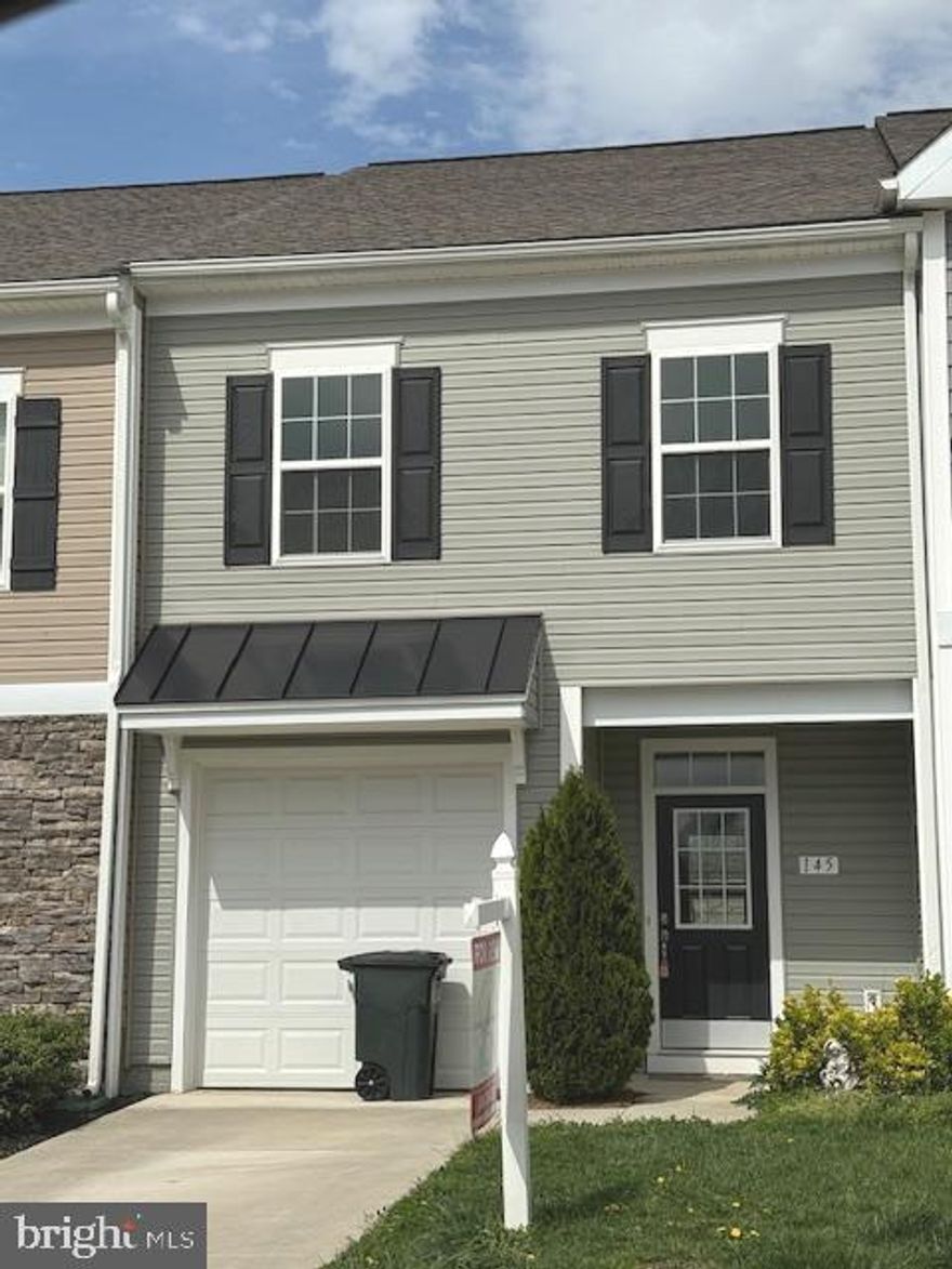 We've got a stunning new rental listing in the Gallery of Martinsburg, West Virginia! 
This gem features: 3 bedrooms, 2 1/2 baths, A one-car garage and a gorgeous kitchen. $1950 a month, trash service, HOA fees and lawn maintenance covered by the owner!  Don't miss out on this rental!