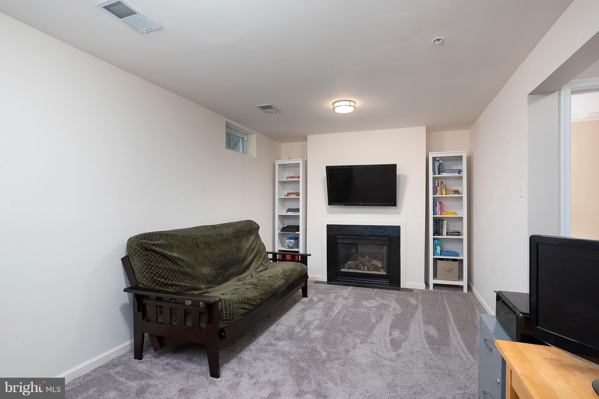 PINEY ORCHARD - Residential