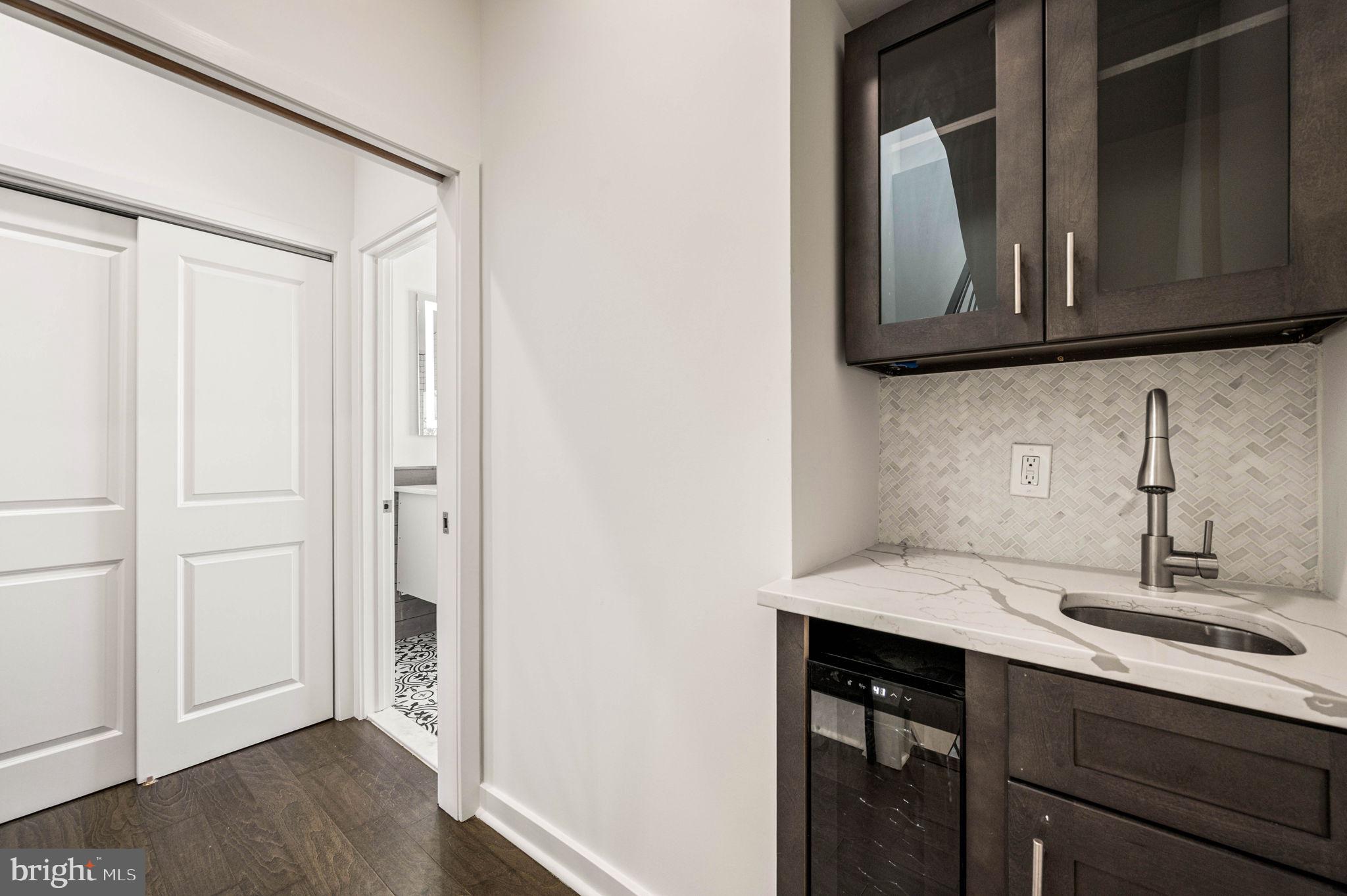 POINT BREEZE - Residential
