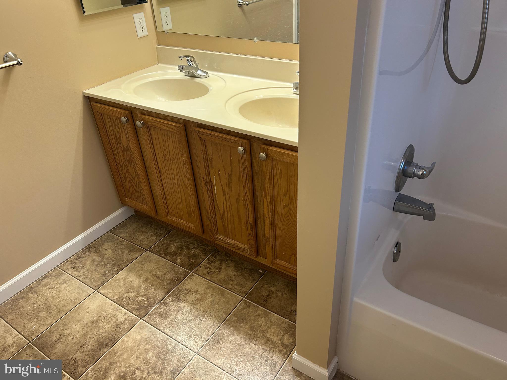 NORTHWOODS CROSSING - Residential