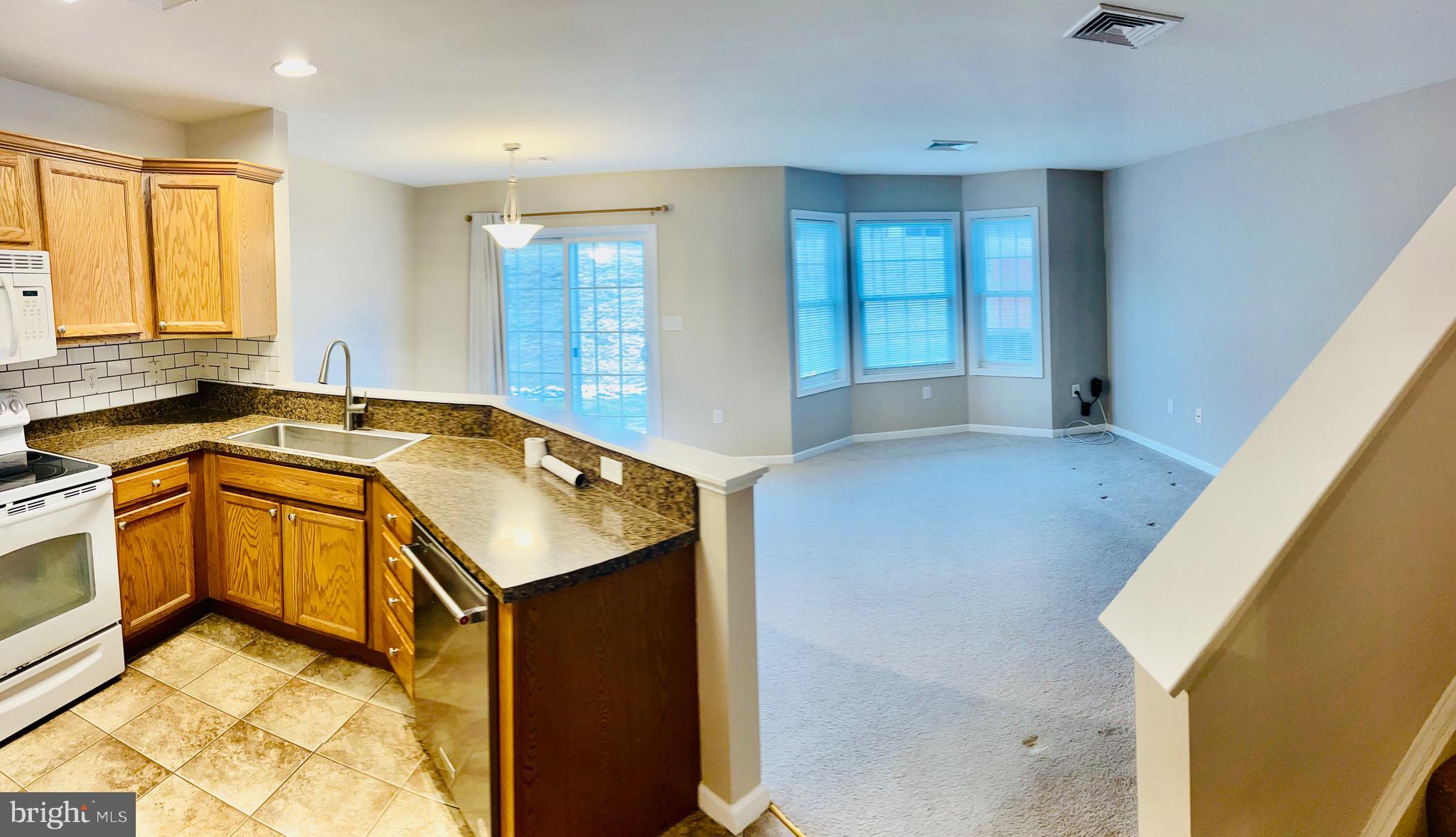 NORTHWOODS CROSSING - Residential