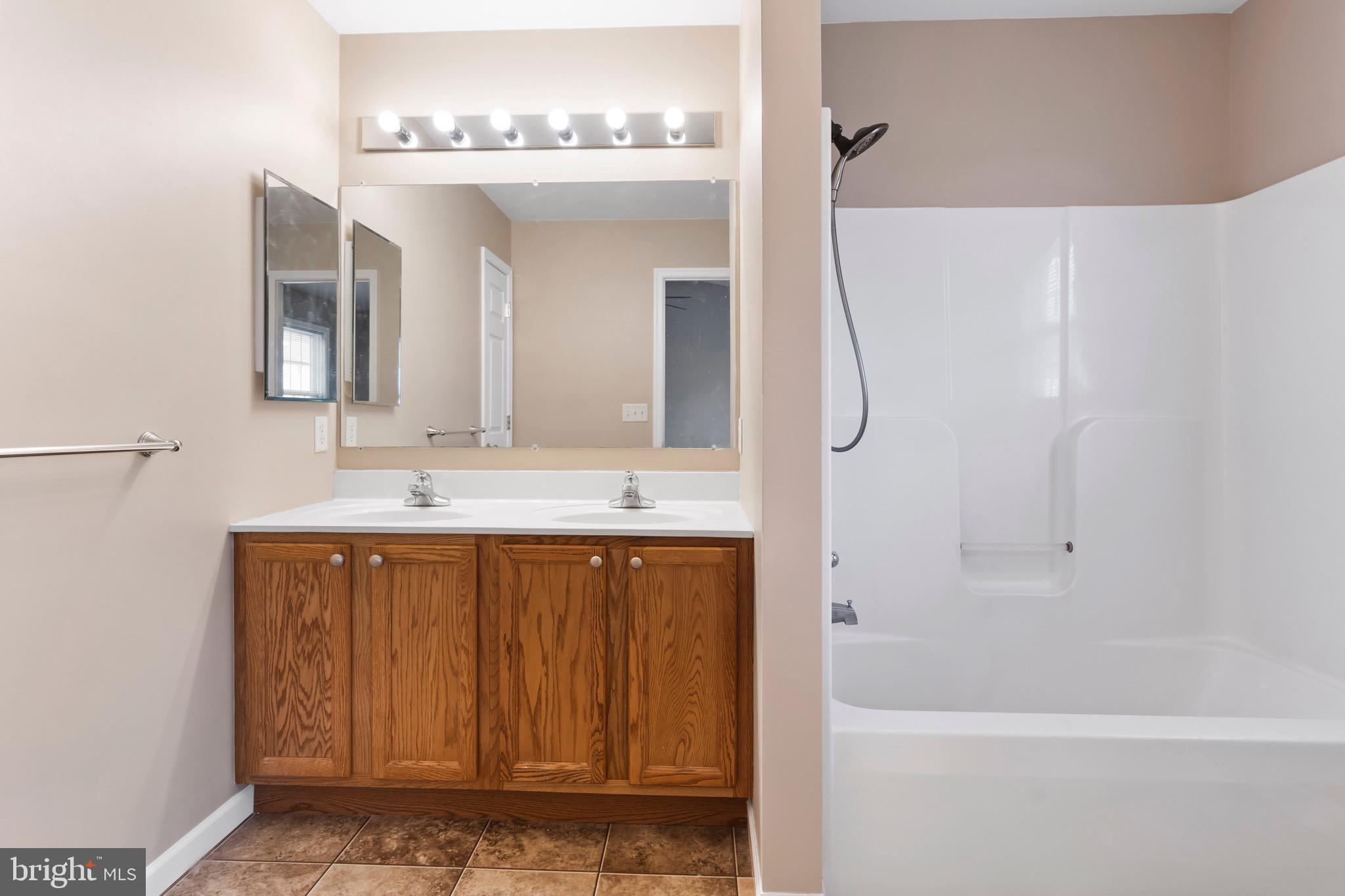 NORTHWOODS CROSSING - Residential