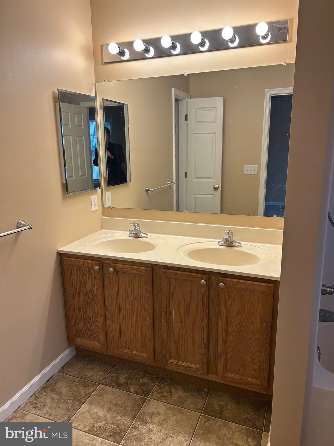 NORTHWOODS CROSSING - Residential