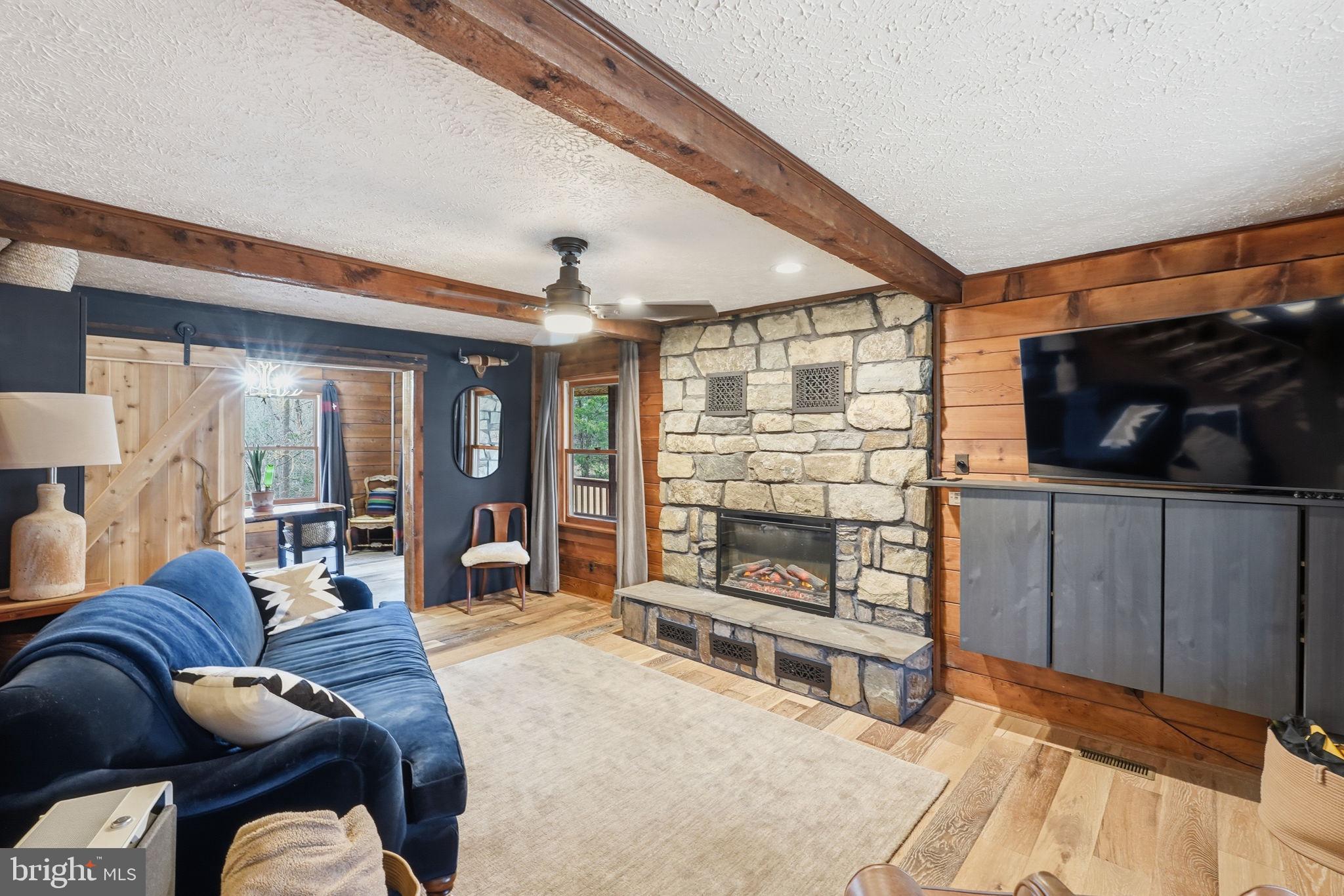 QUEEN TREE LANDING - Residential