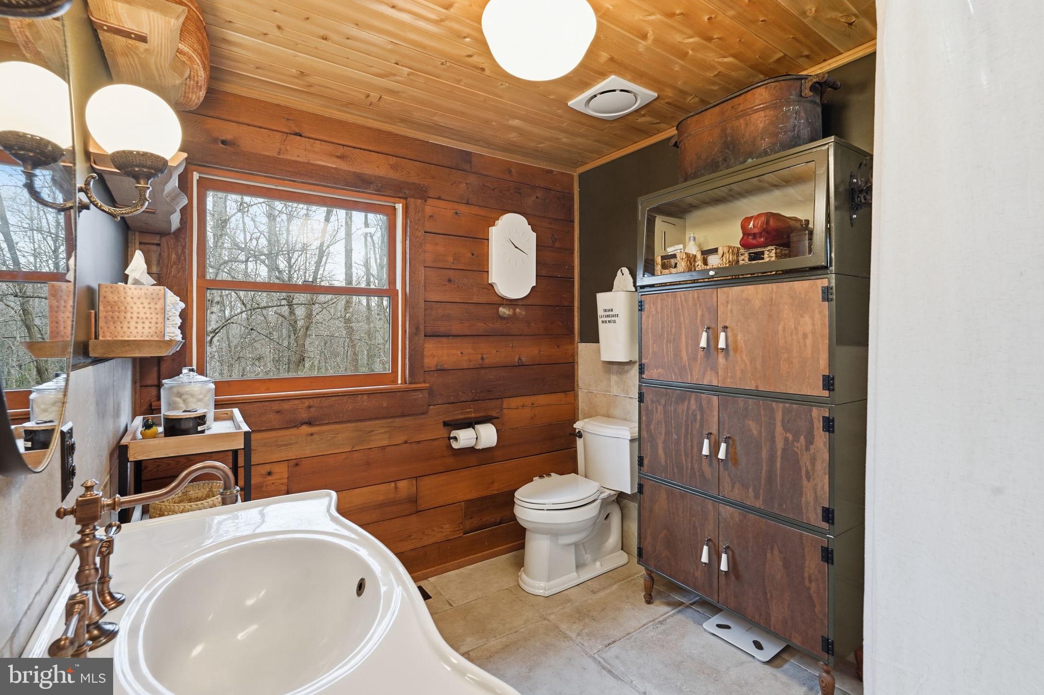 QUEEN TREE LANDING - Residential