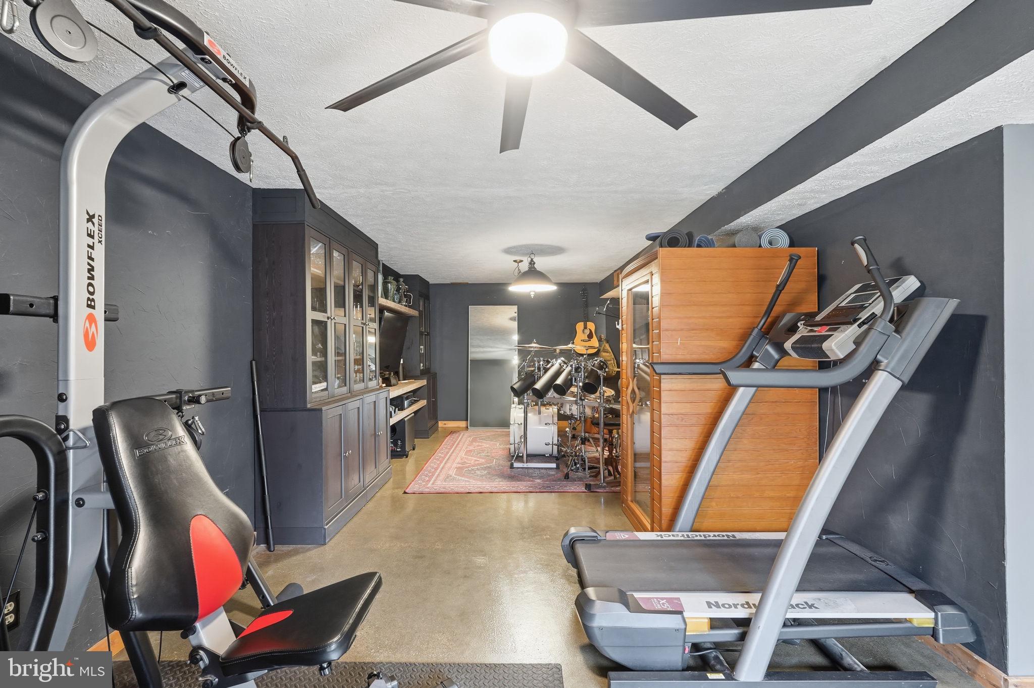 QUEEN TREE LANDING - Residential