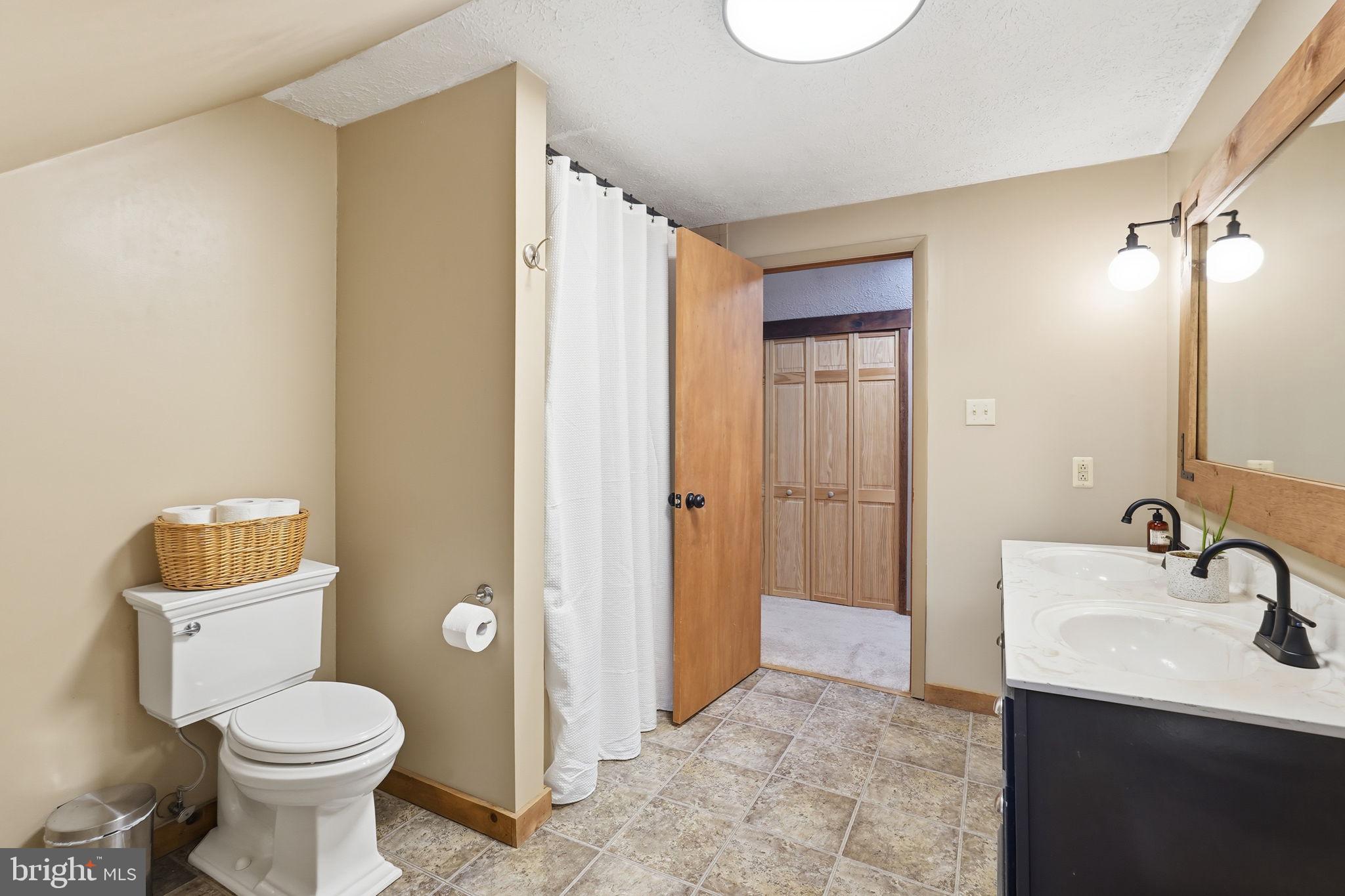 QUEEN TREE LANDING - Residential