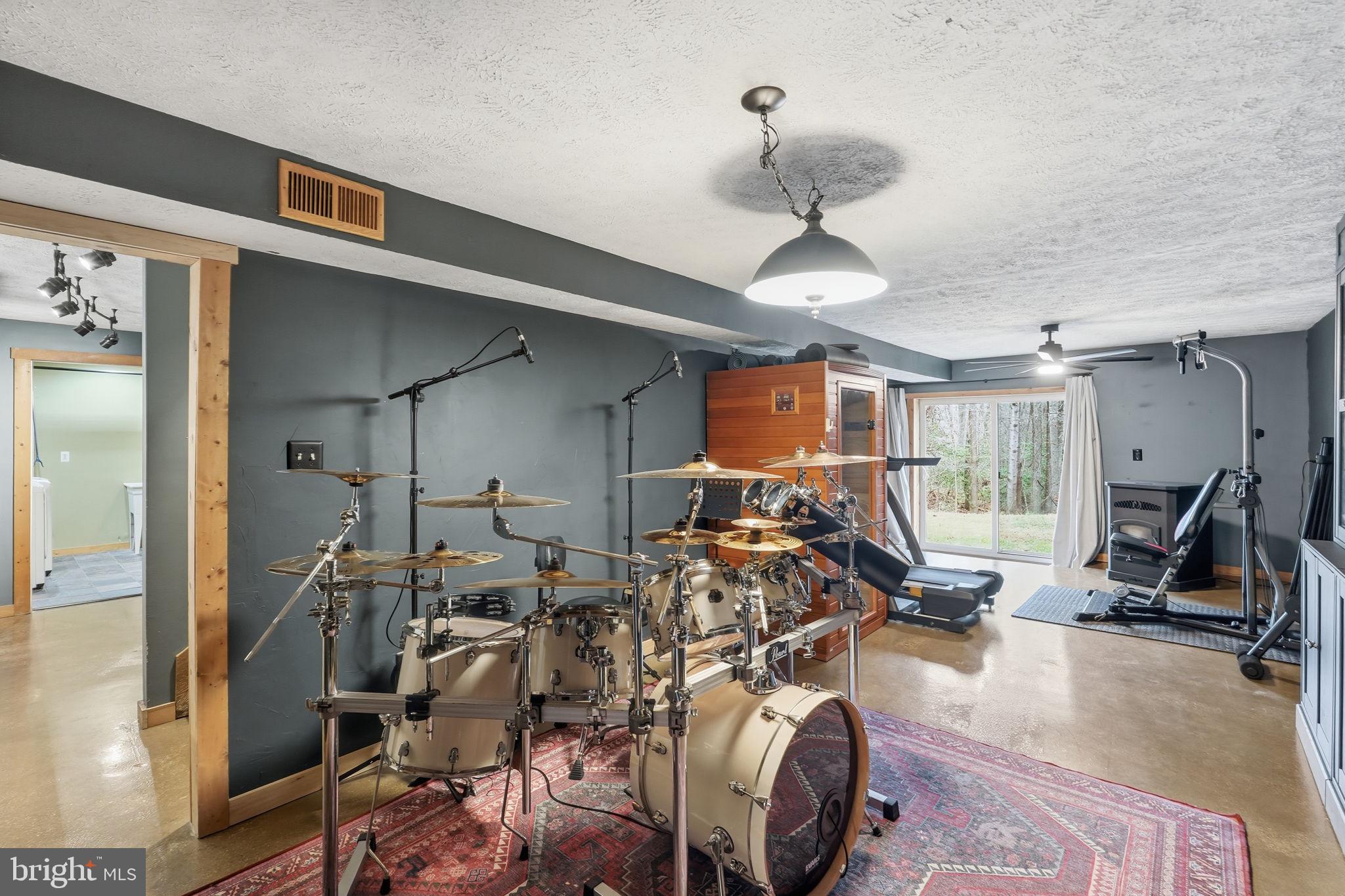 QUEEN TREE LANDING - Residential