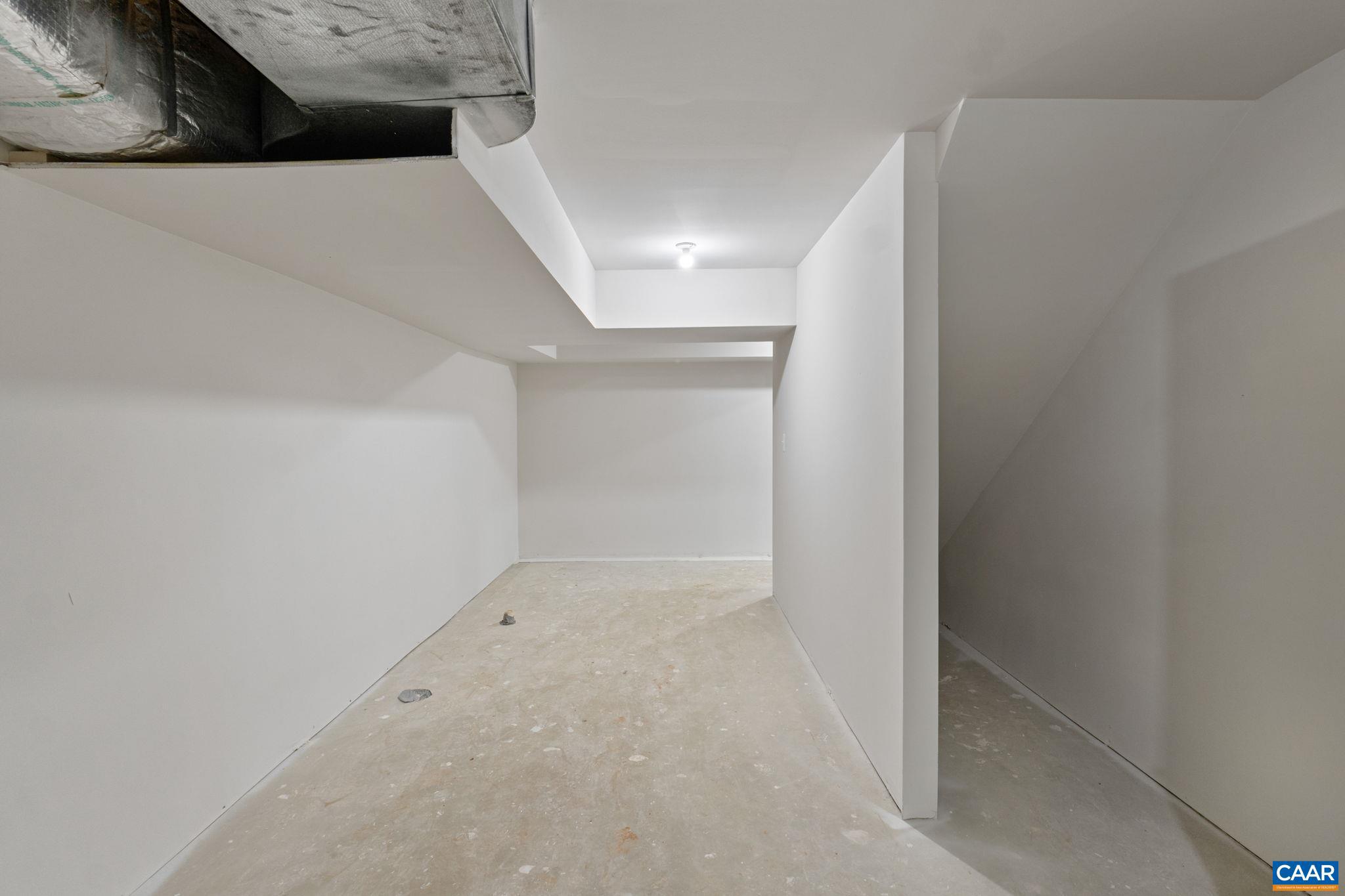 LAKE MONTICELLO - Residential