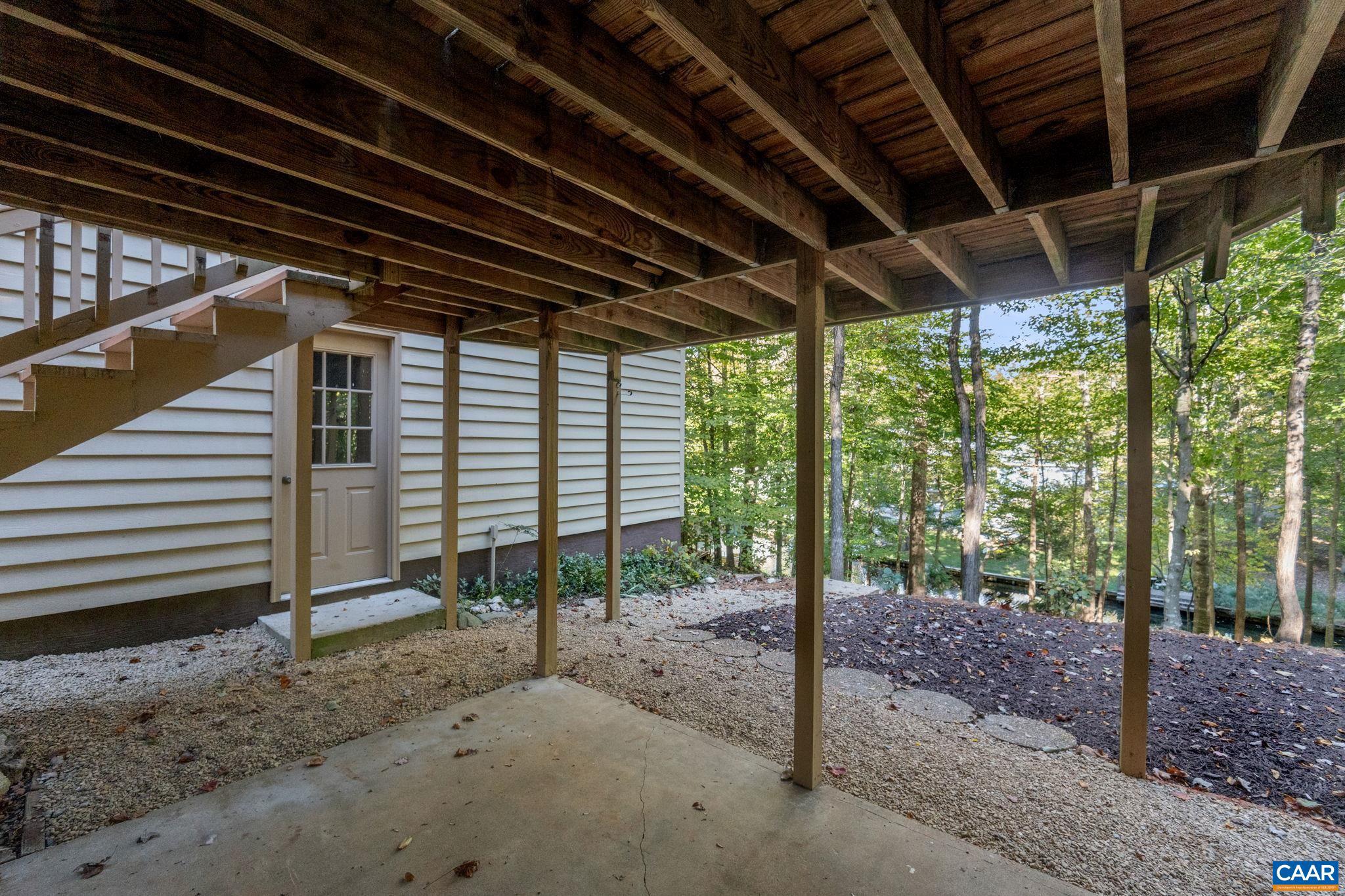 LAKE MONTICELLO - Residential