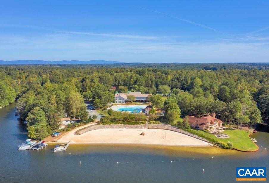 LAKE MONTICELLO - Residential