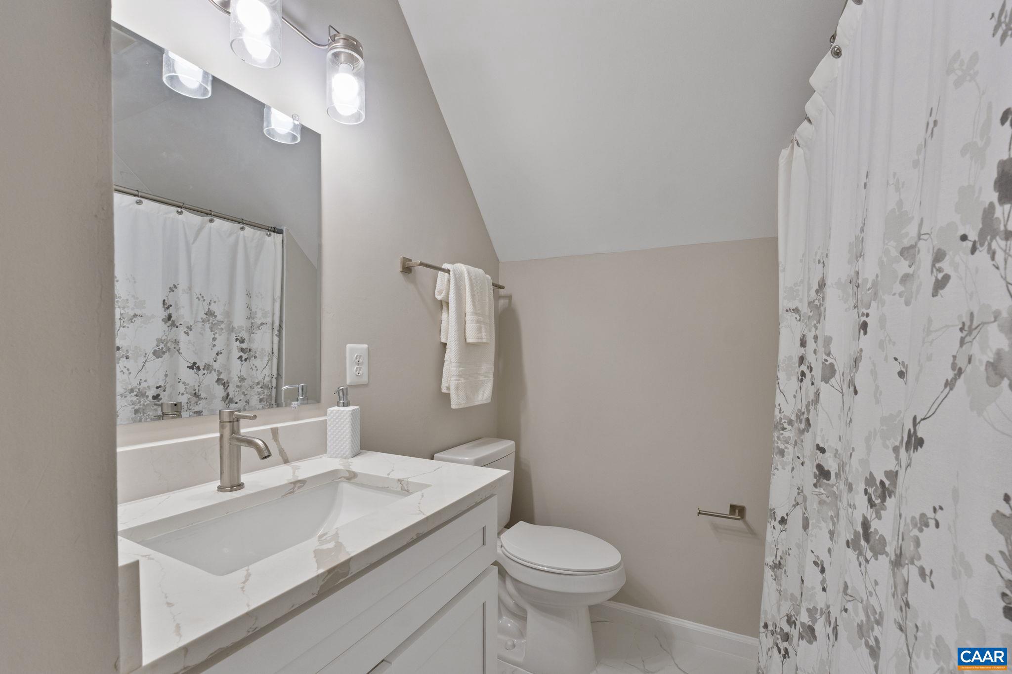 LAKE MONTICELLO - Residential