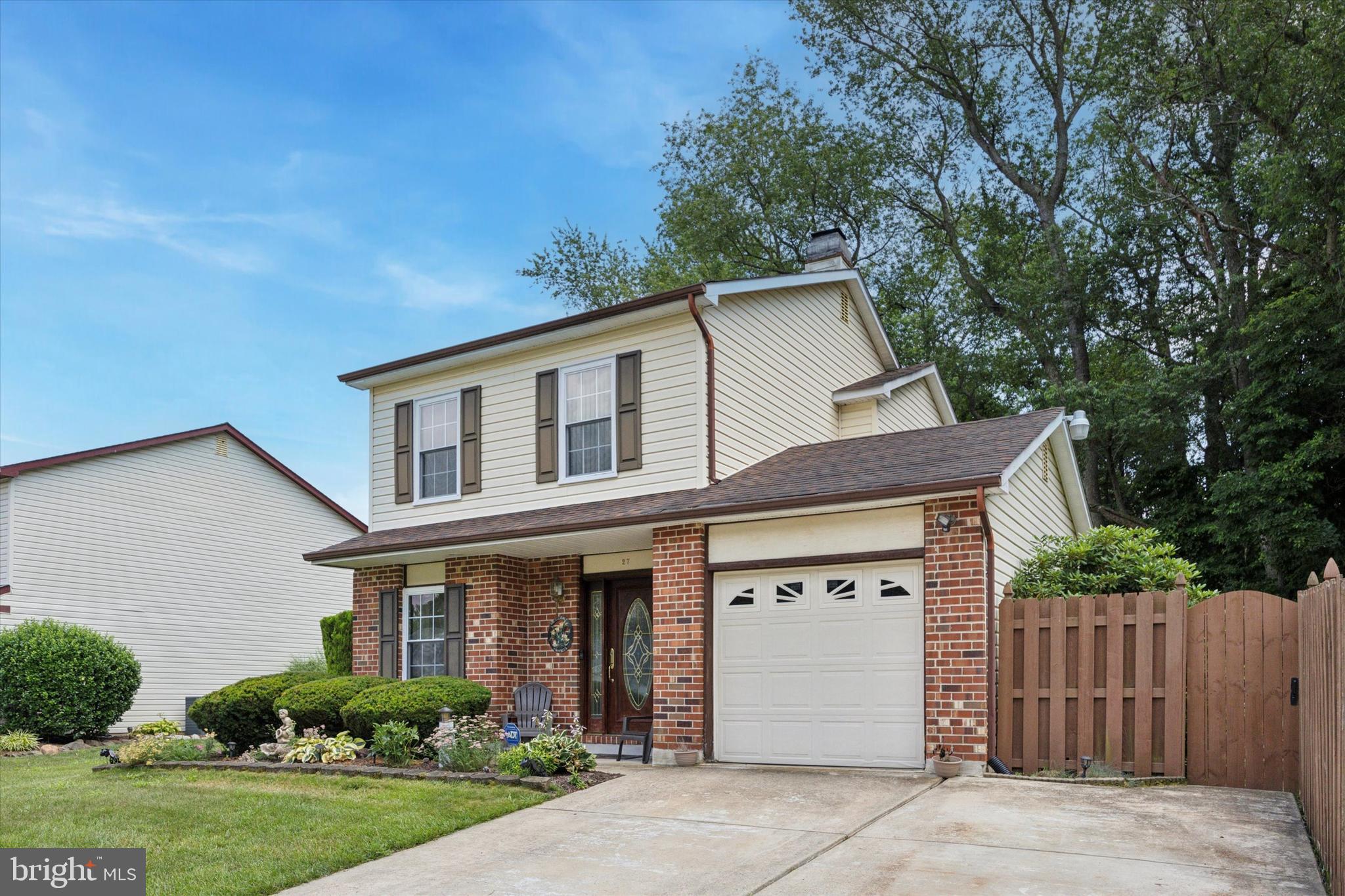 27 IRIS LANE