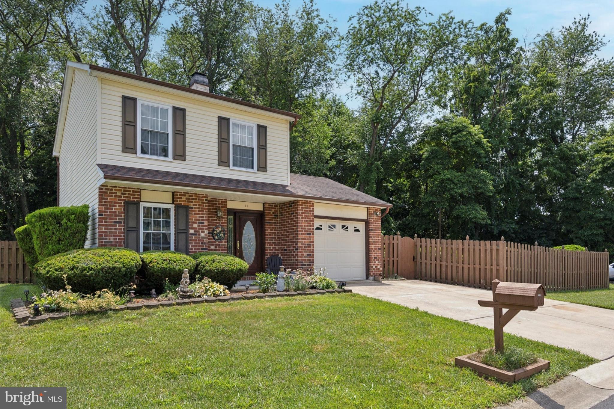 27 IRIS LANE