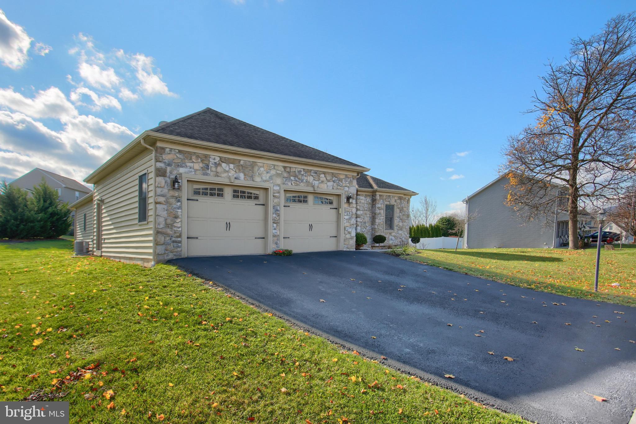 WINDY HEIGHTS - Residential