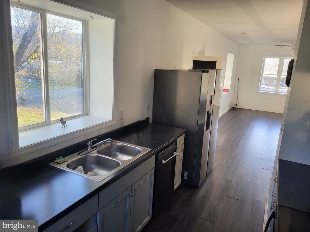 Photo of 707 E Stonewall Drive, FRONT ROYAL, VA 22630 (MLS # VAWR2012828)