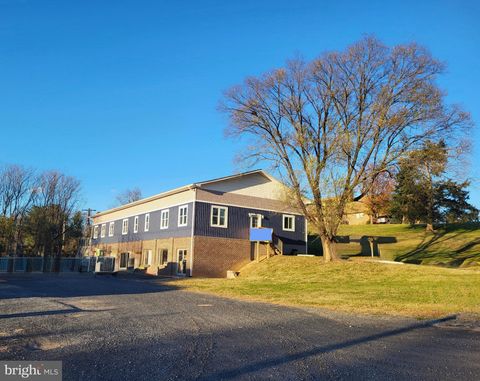 Photo of 707 E Stonewall Drive, FRONT ROYAL, VA 22630 (MLS # VAWR2012828)