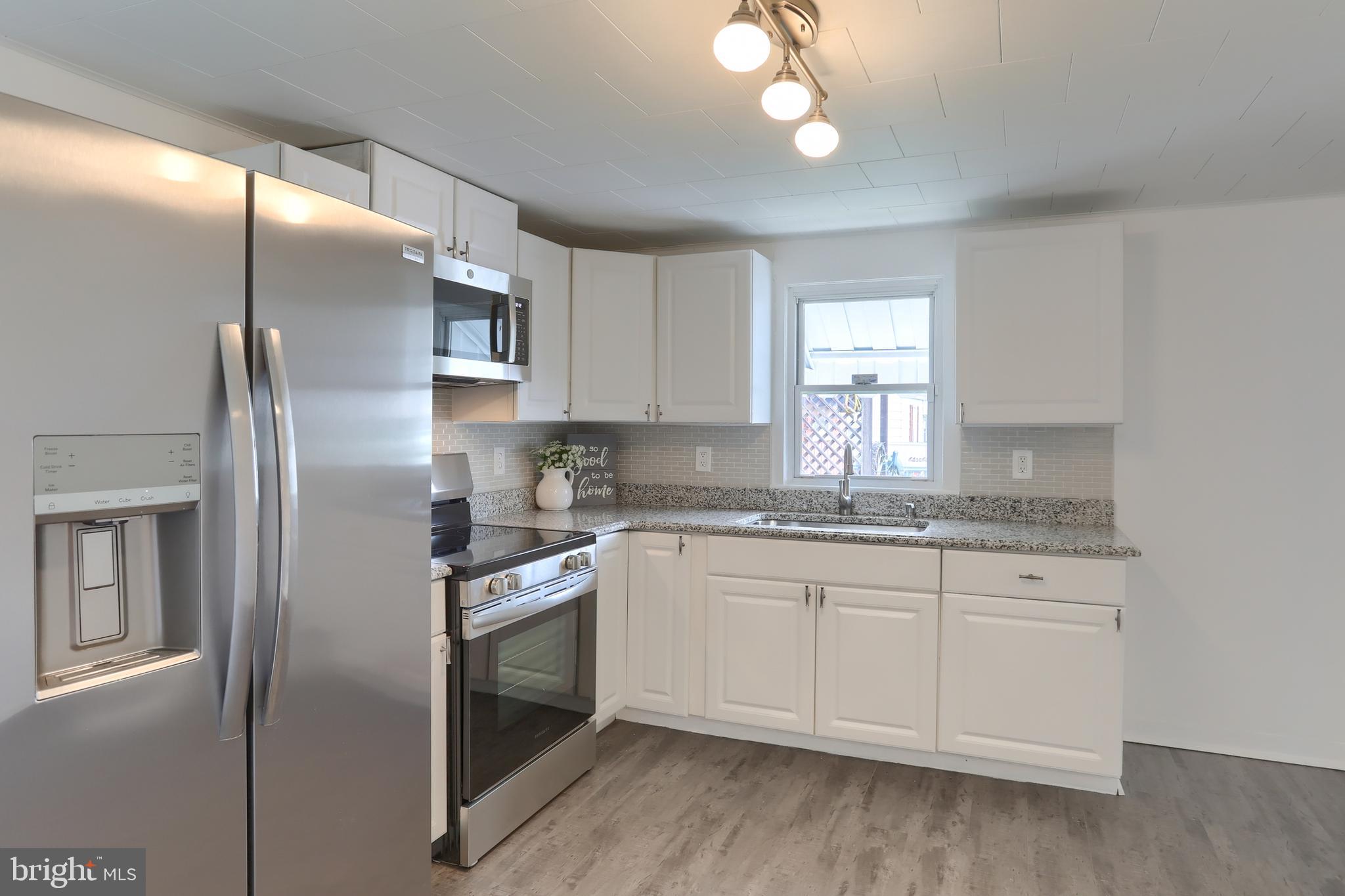 WALNUT STREET AREA - Residential