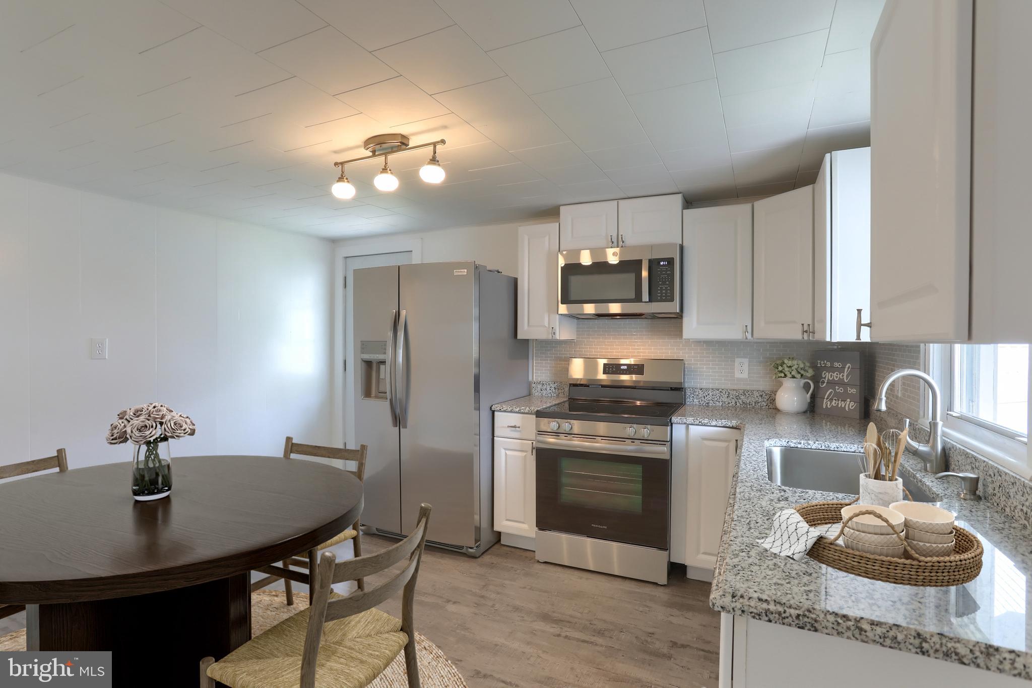 WALNUT STREET AREA - Residential