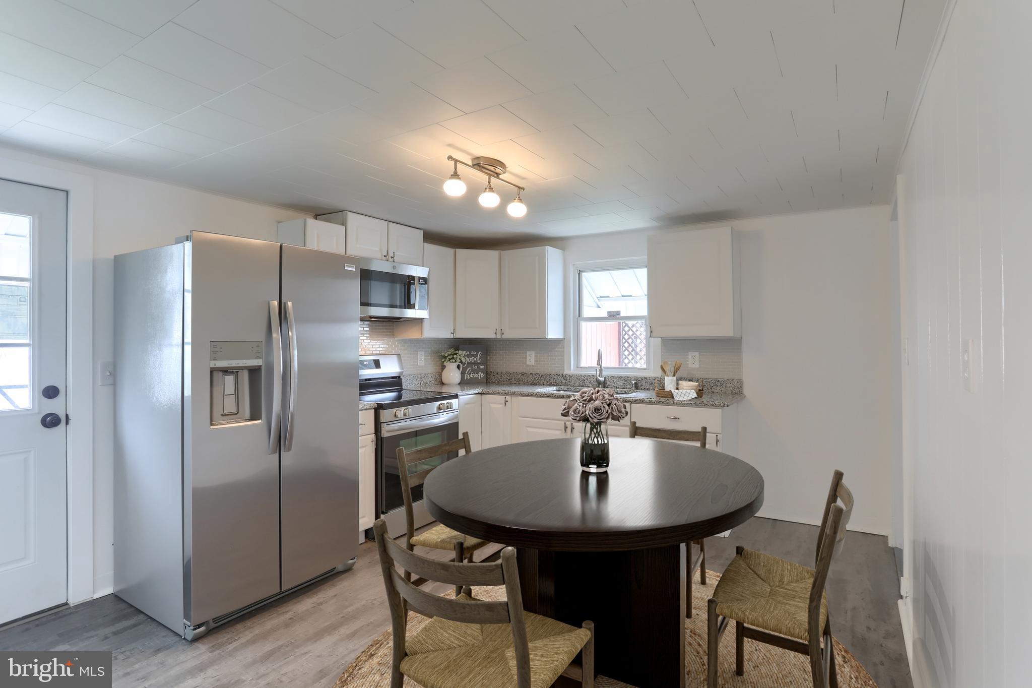 WALNUT STREET AREA - Residential