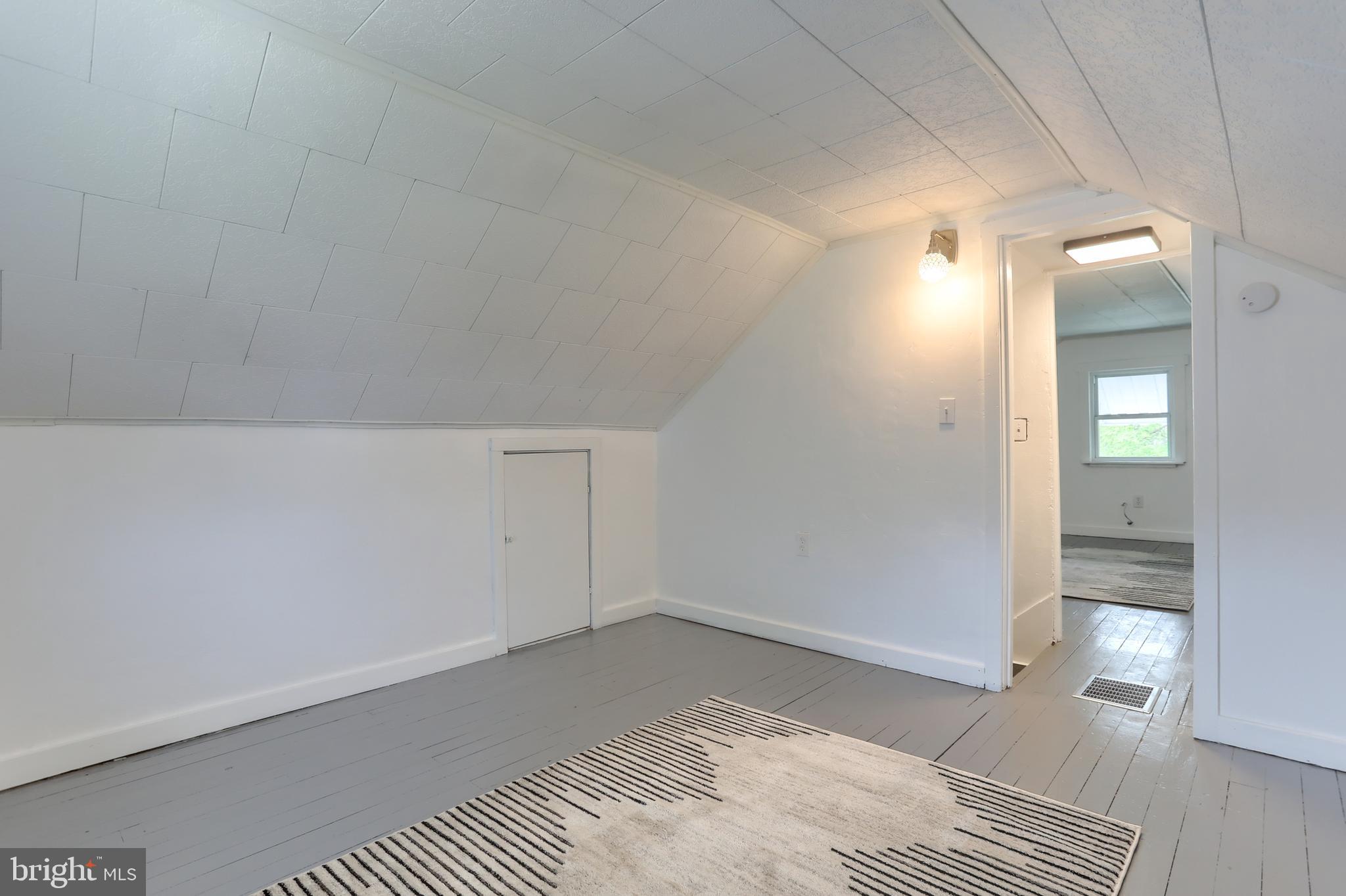 WALNUT STREET AREA - Residential