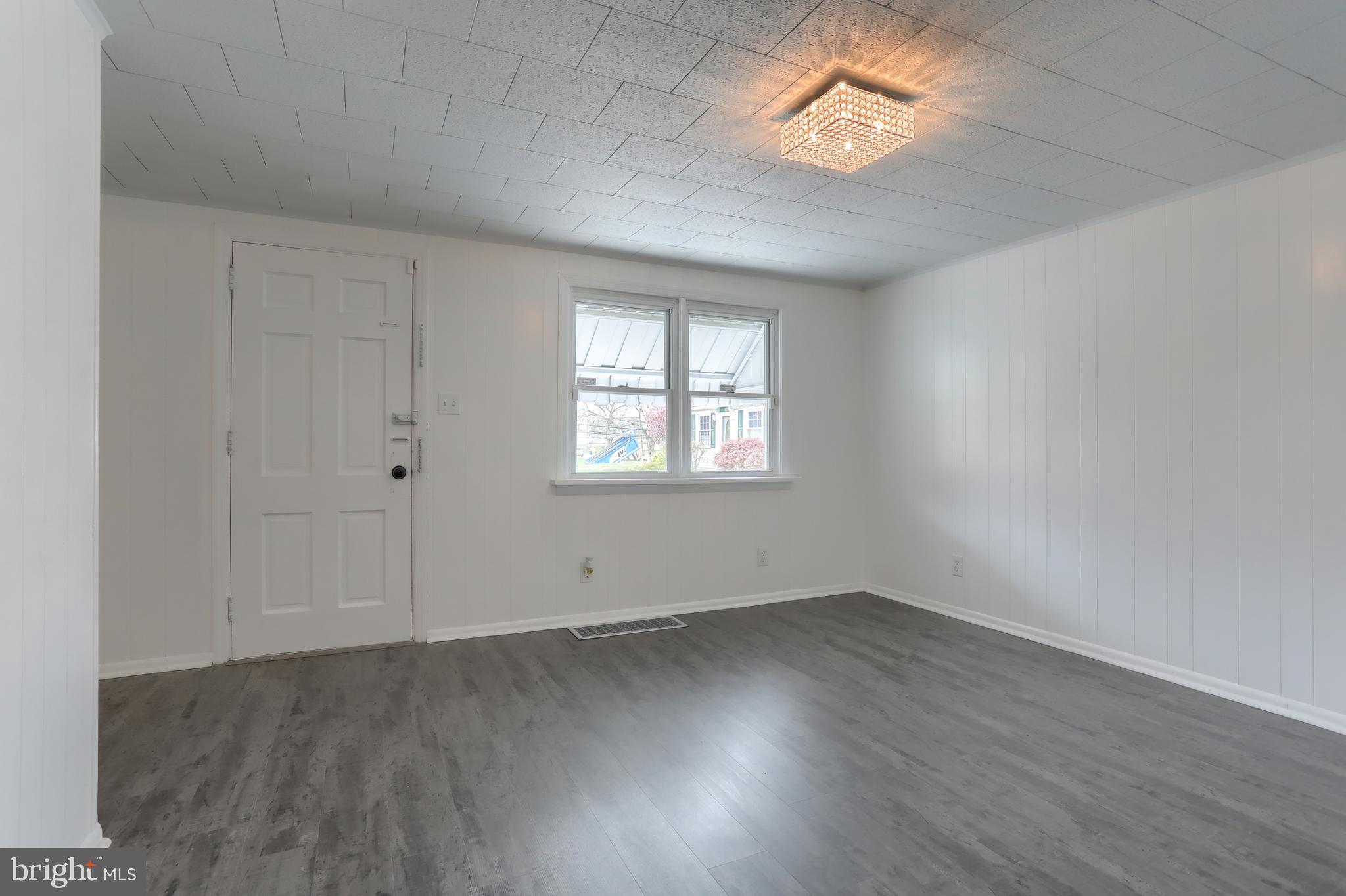 WALNUT STREET AREA - Residential