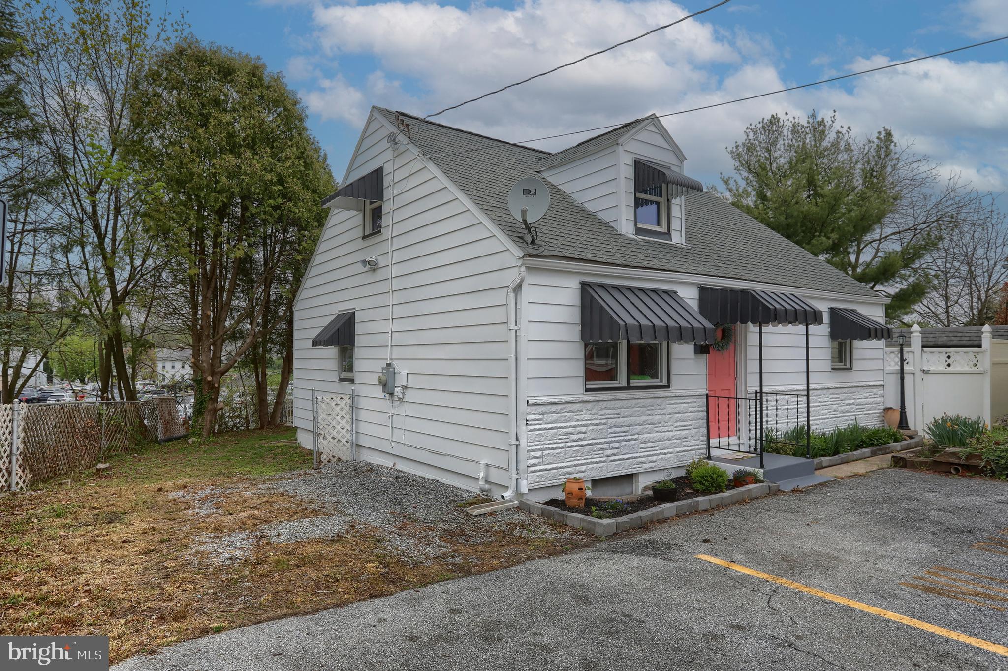 WALNUT STREET AREA - Residential