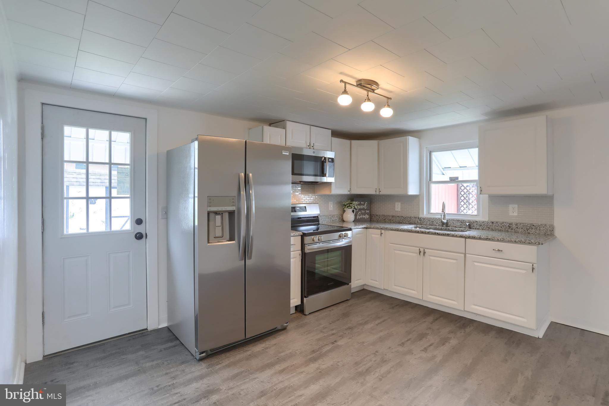 WALNUT STREET AREA - Residential