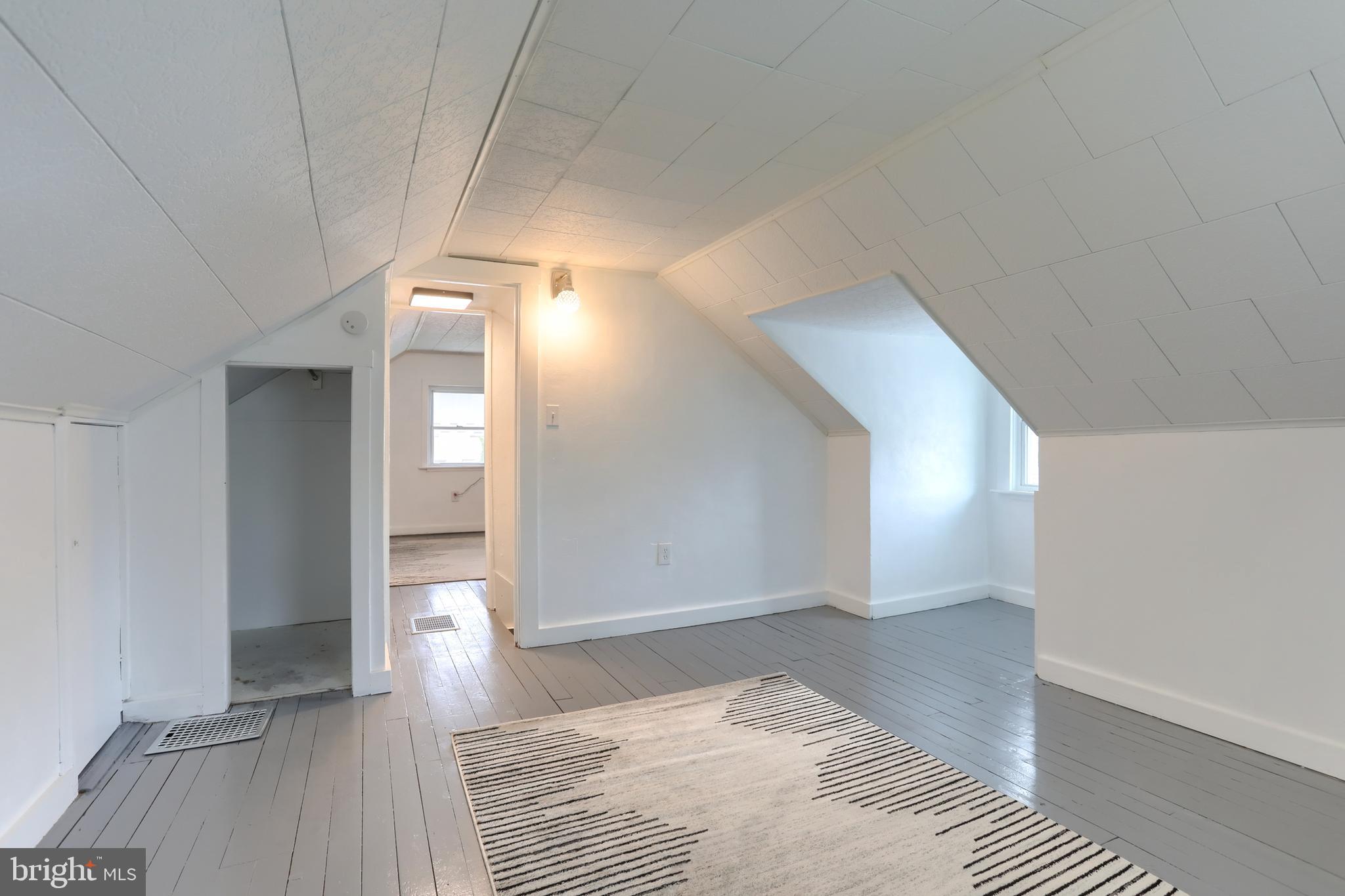 WALNUT STREET AREA - Residential