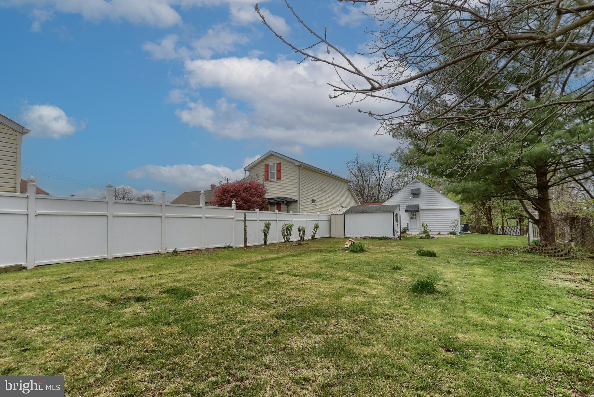 WALNUT STREET AREA - Residential