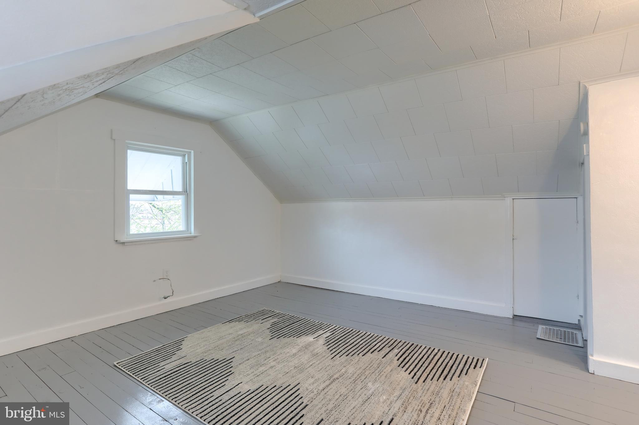 WALNUT STREET AREA - Residential