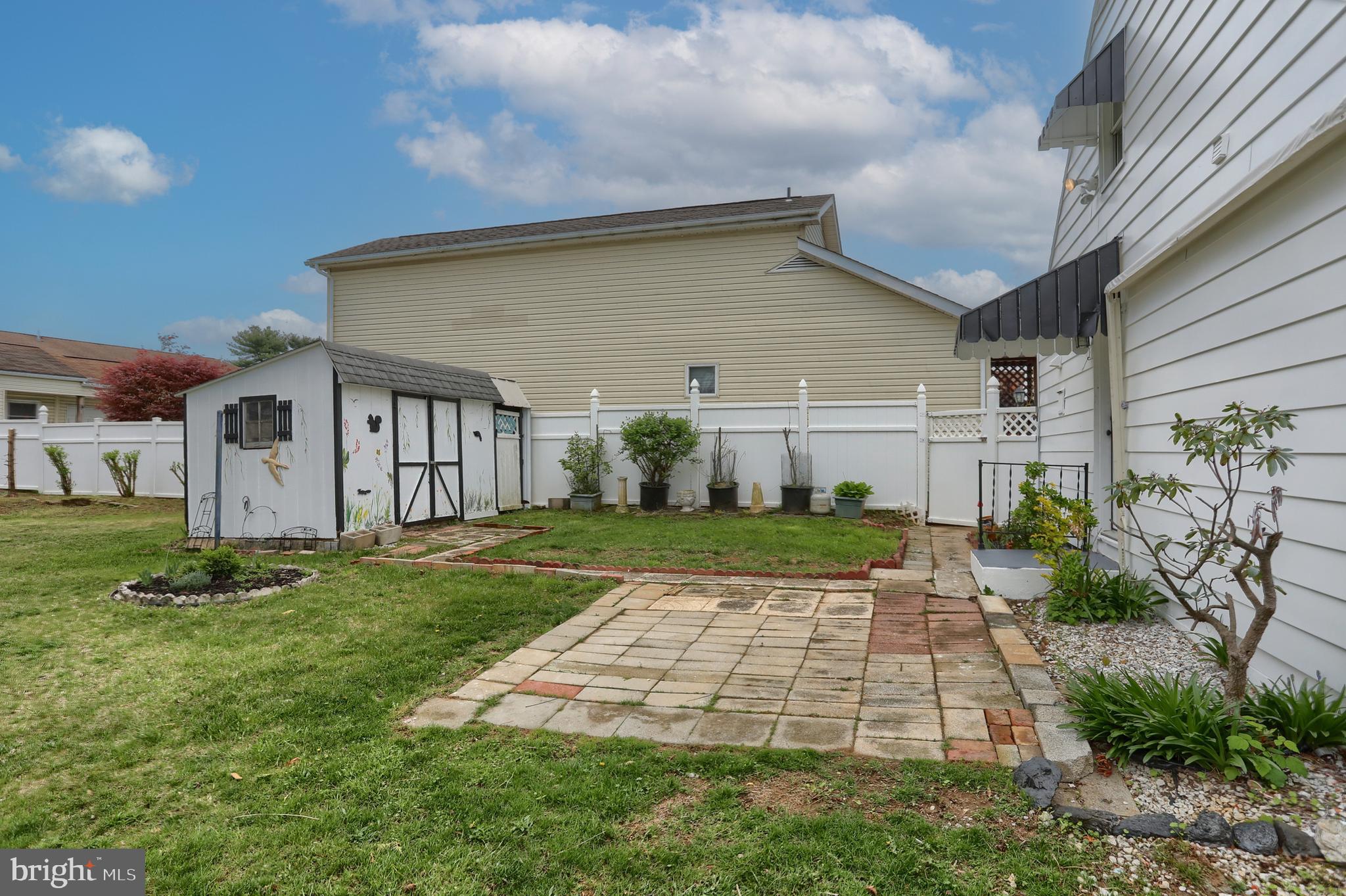 WALNUT STREET AREA - Residential