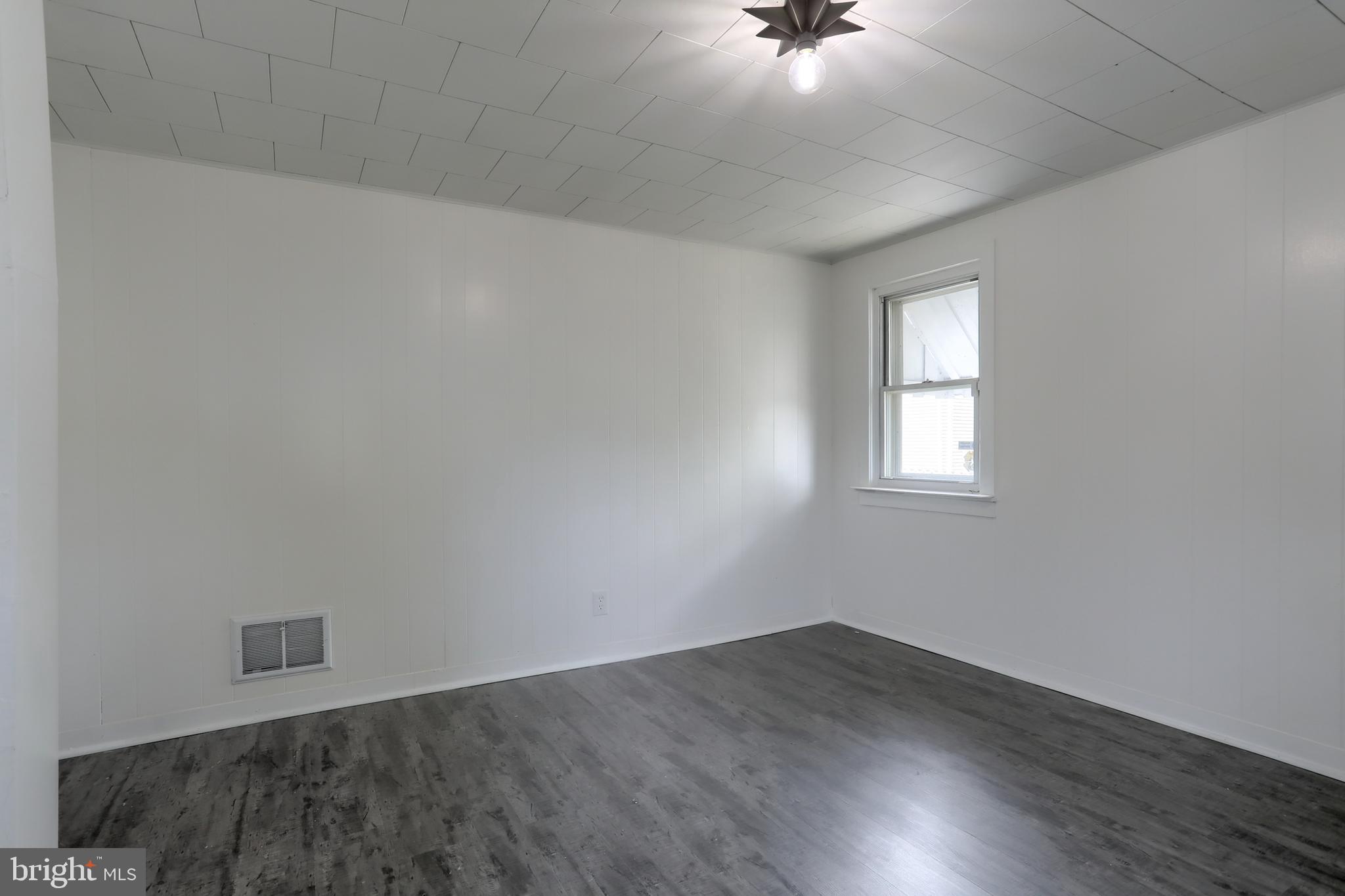 WALNUT STREET AREA - Residential