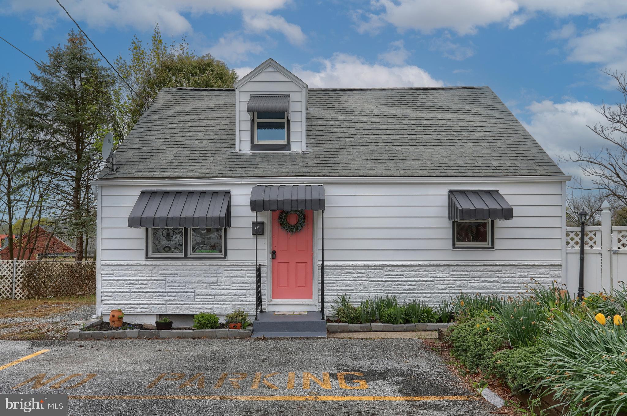 WALNUT STREET AREA - Residential