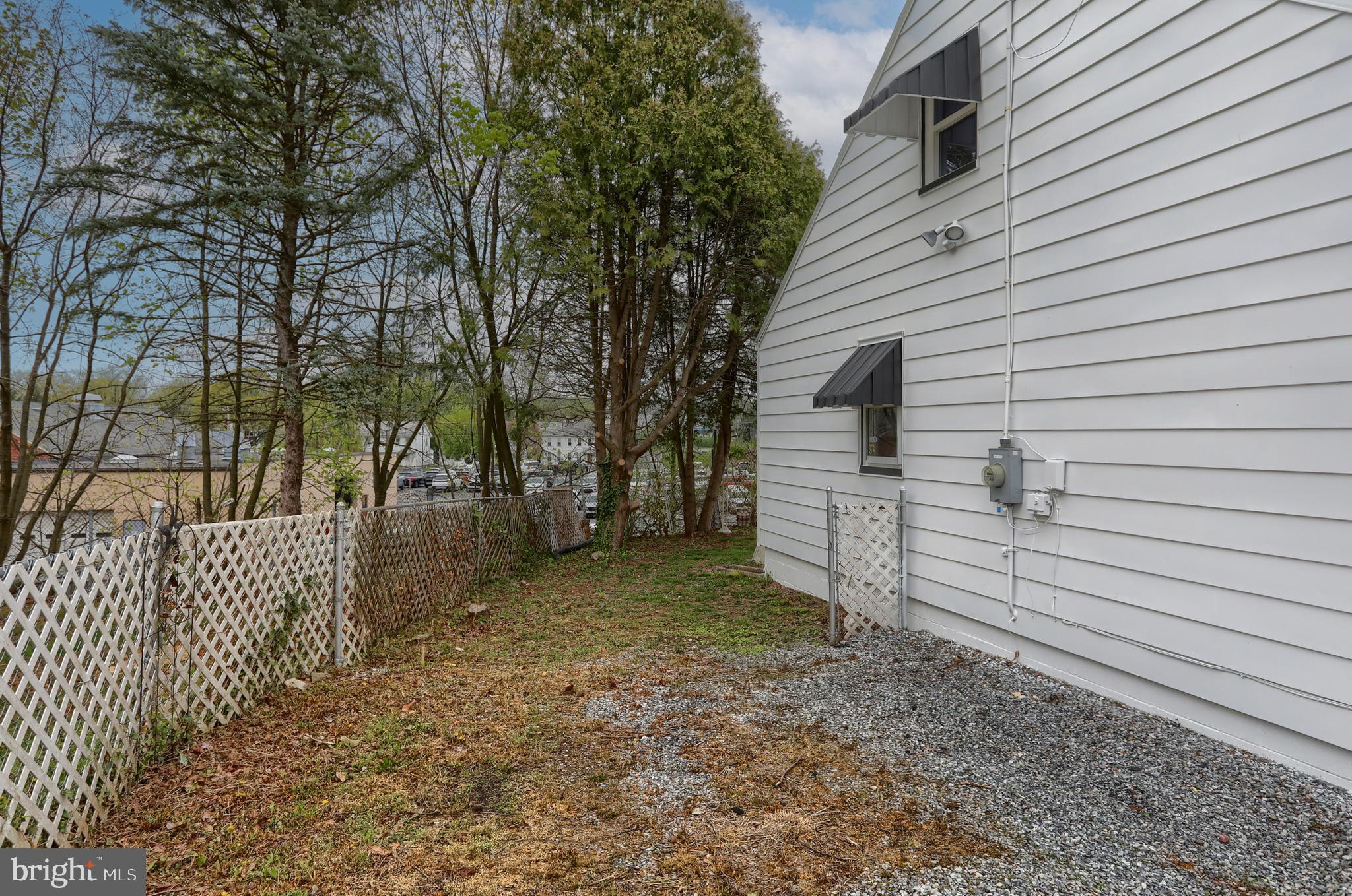 WALNUT STREET AREA - Residential