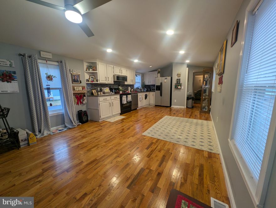 Another wonderful mobile home on *corner lot* in Harford County's Land Trust where the park is surrounded by trees providing serenity. This is a fabulous renovation with nice hardwood floors and plenty of space. Everything has been renovated and it is move in ready! Bring the family and come check it out! 

****Lot rent is $950/month
****Income Requirement of $3k/month gross
****Credit requirement of over 600. Cosigners are welcome