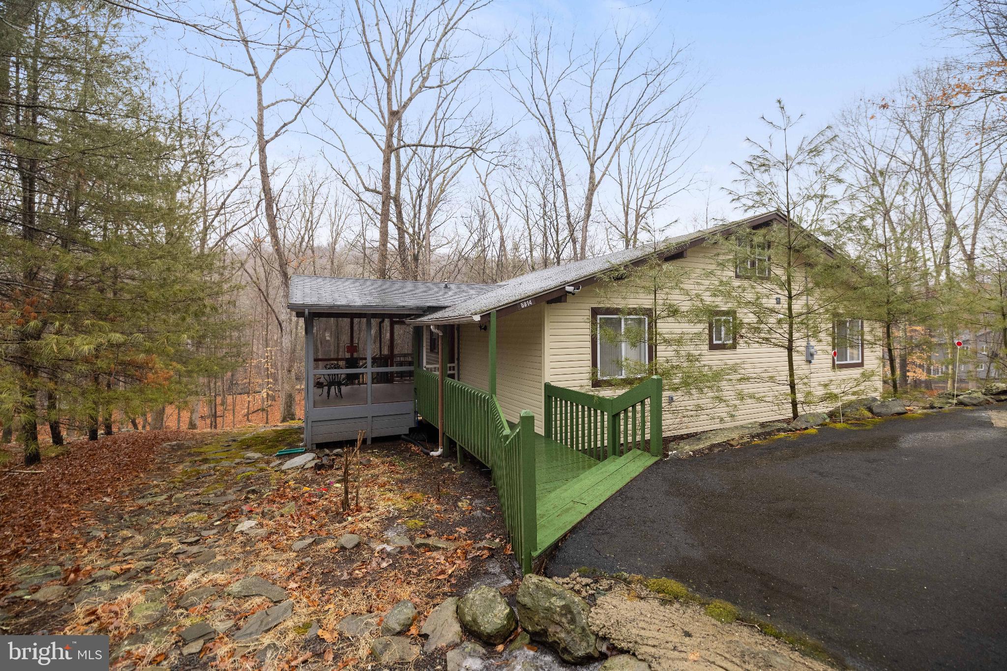 5814 DECKER ROAD
