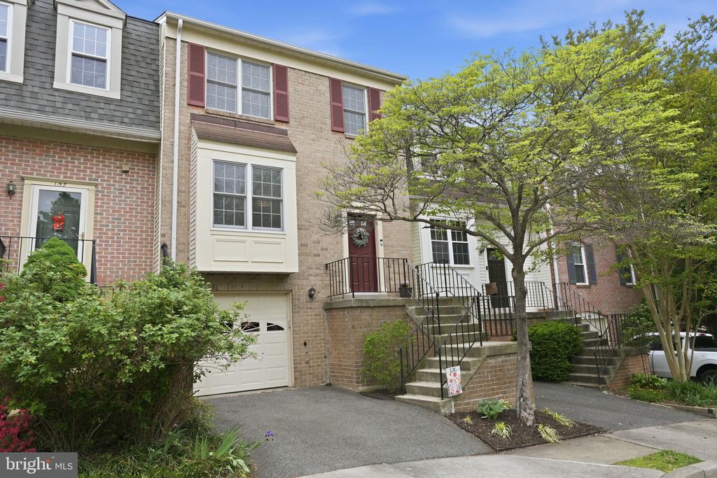 Photo of 105 Amberfield Lane, GAITHERSBURG, MD 20878 (MLS # MDMC2230600)