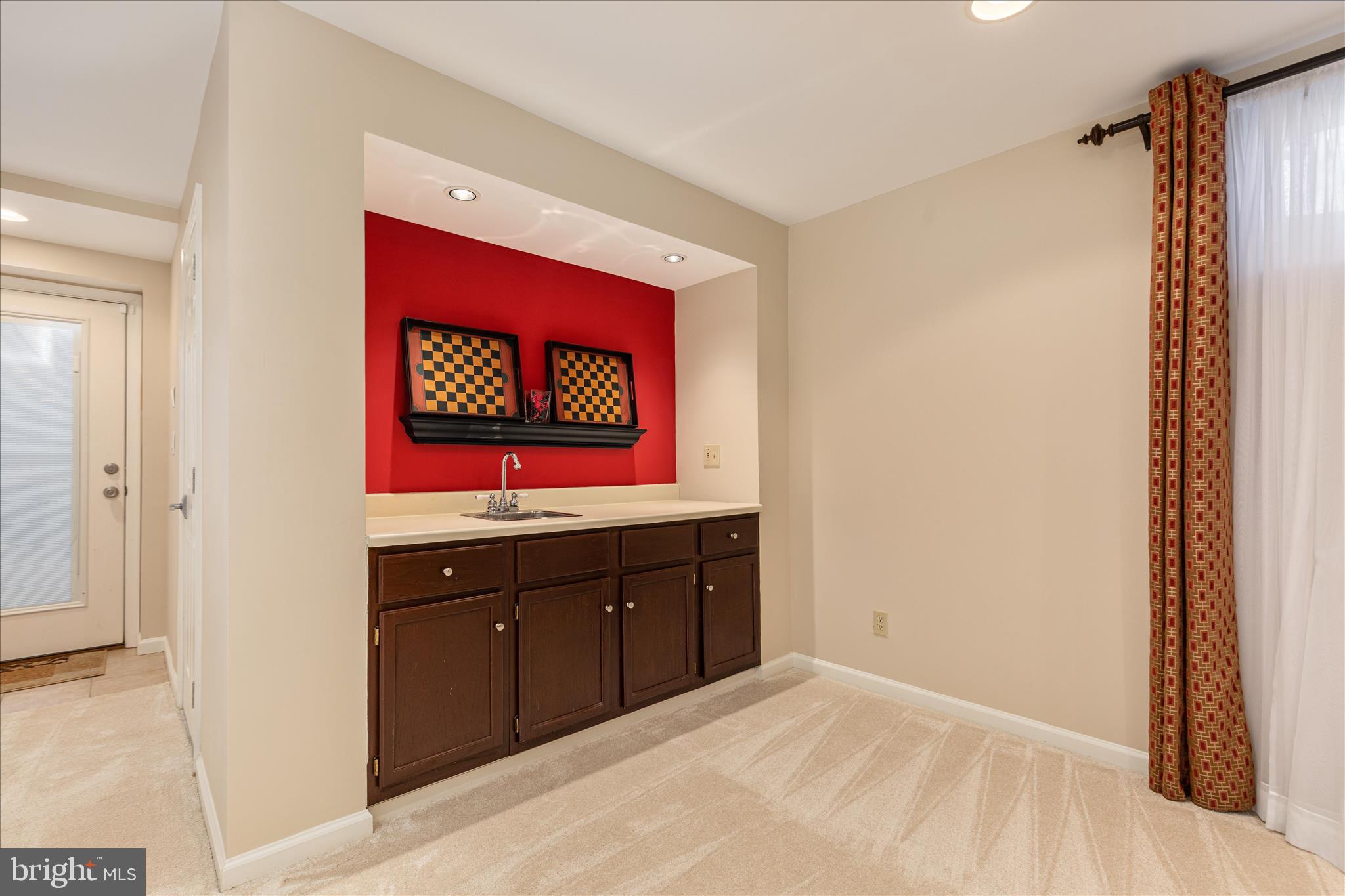 MONROE MANOR - Residential