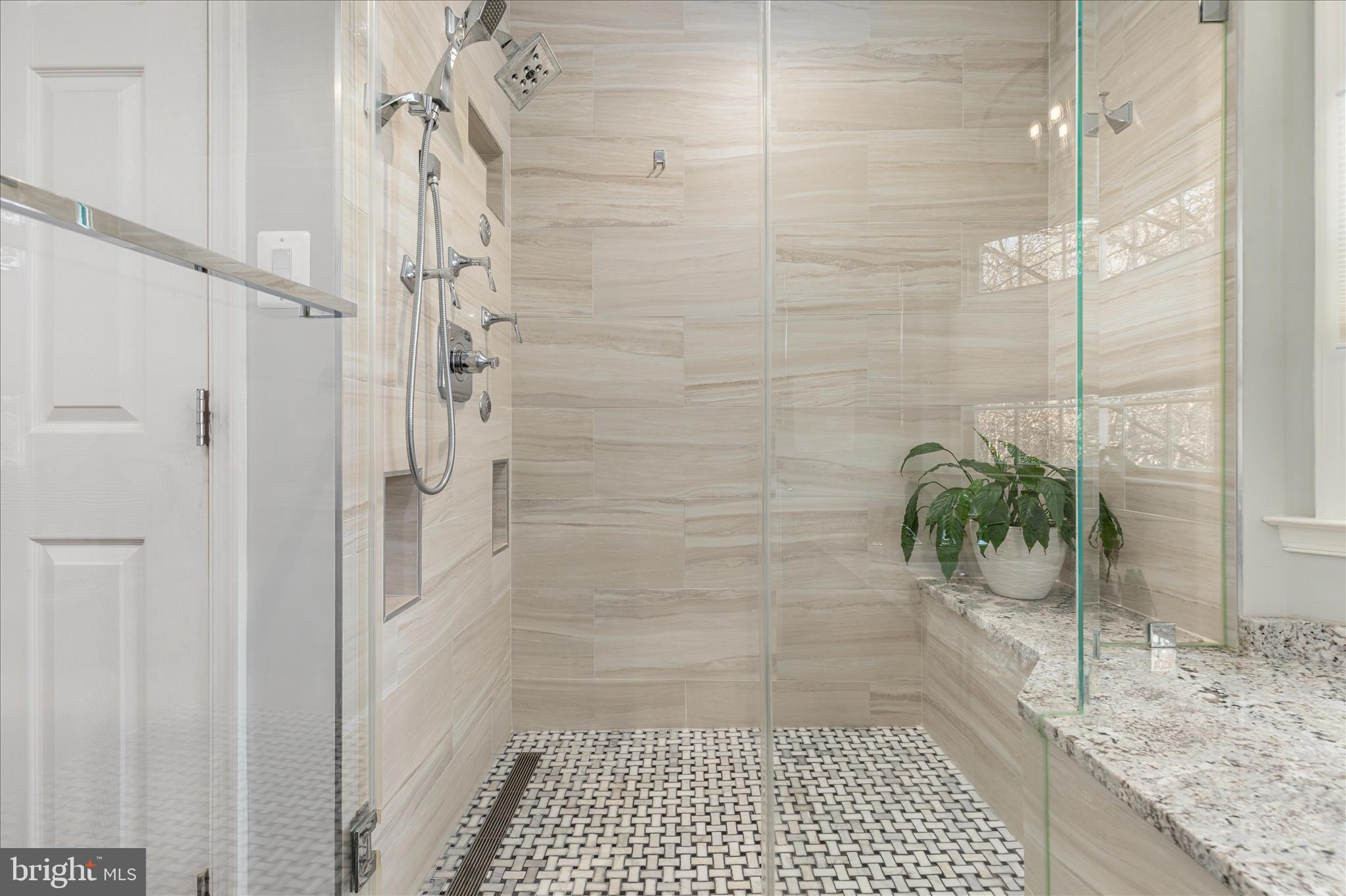 MONROE MANOR - Residential