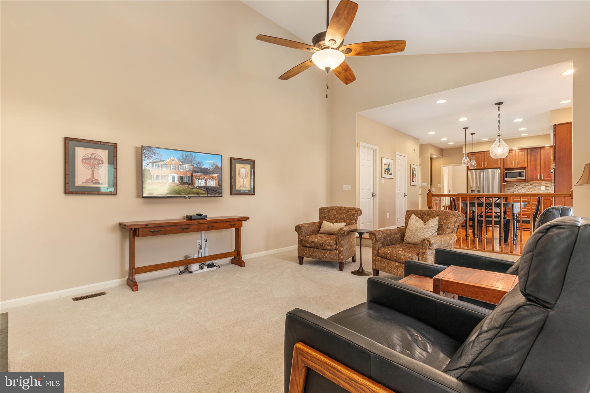 MONROE MANOR - Residential