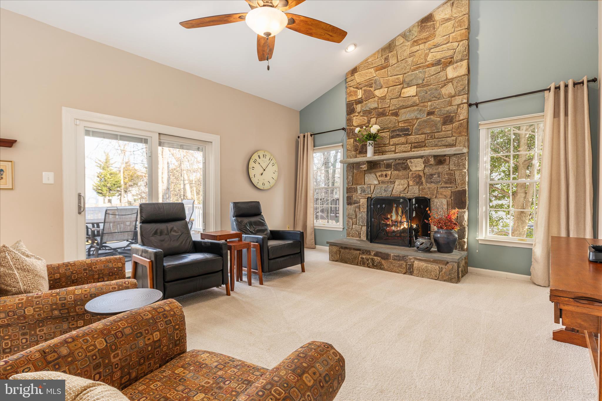 MONROE MANOR - Residential