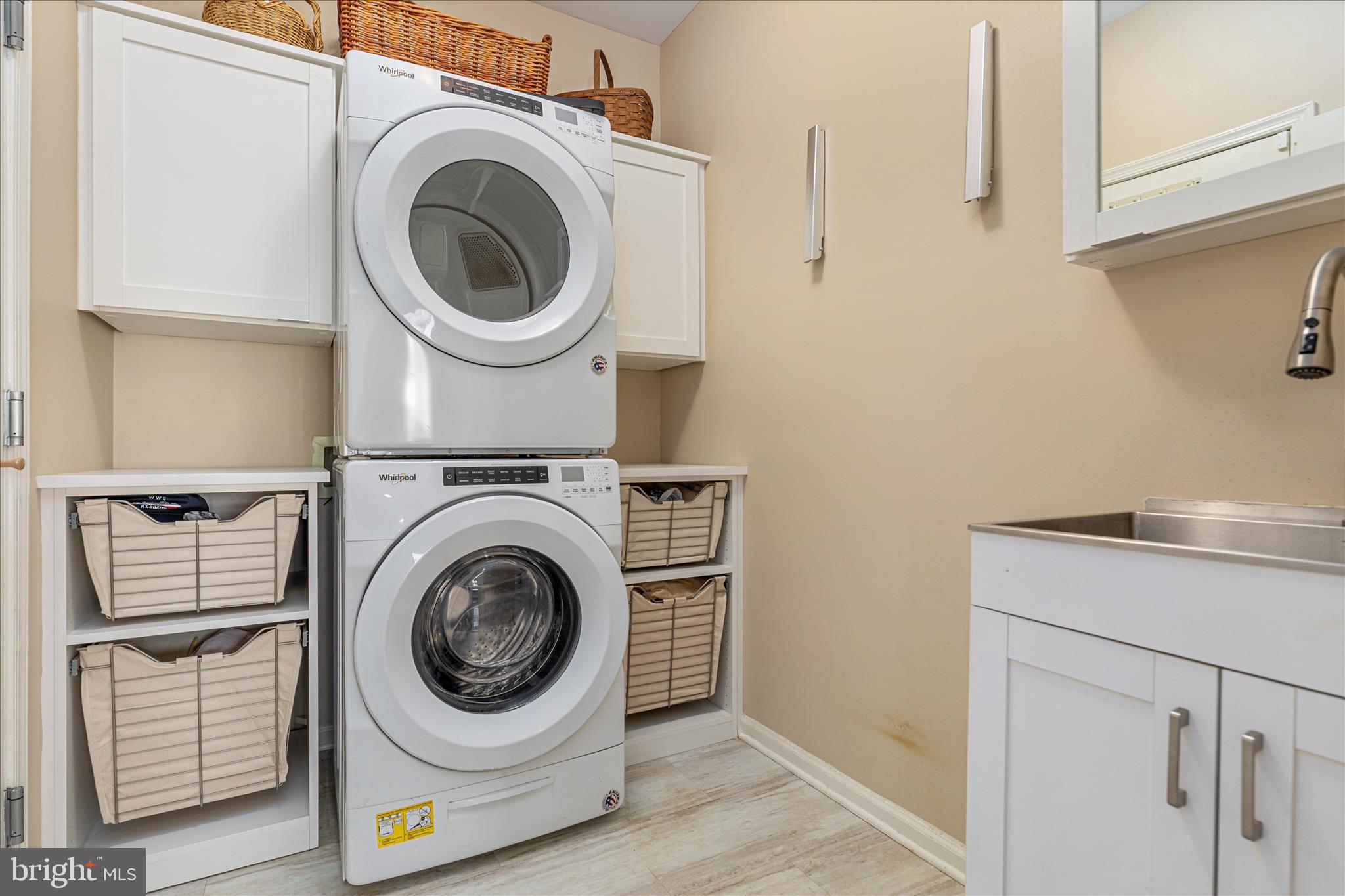 MONROE MANOR - Residential