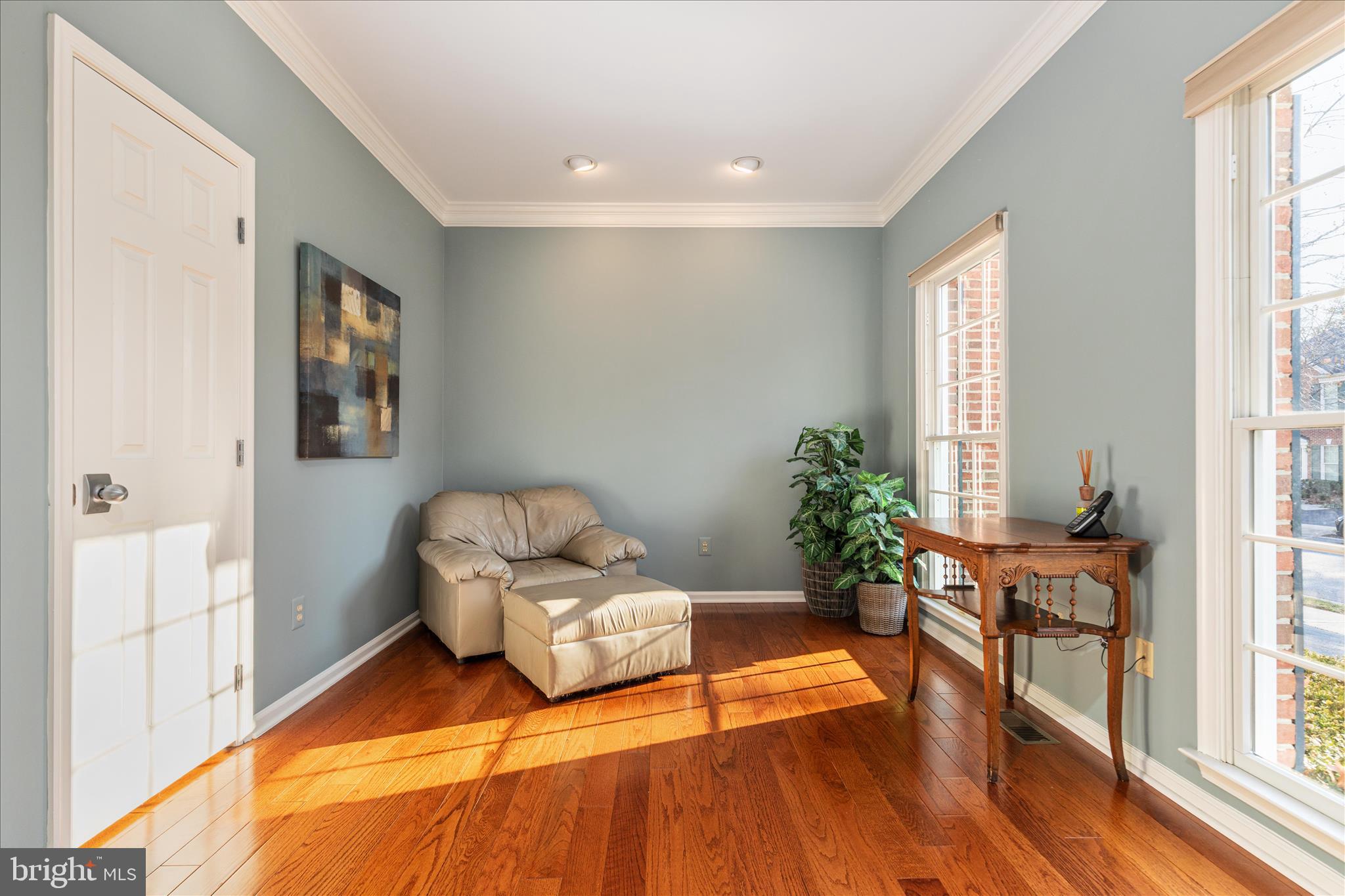 MONROE MANOR - Residential