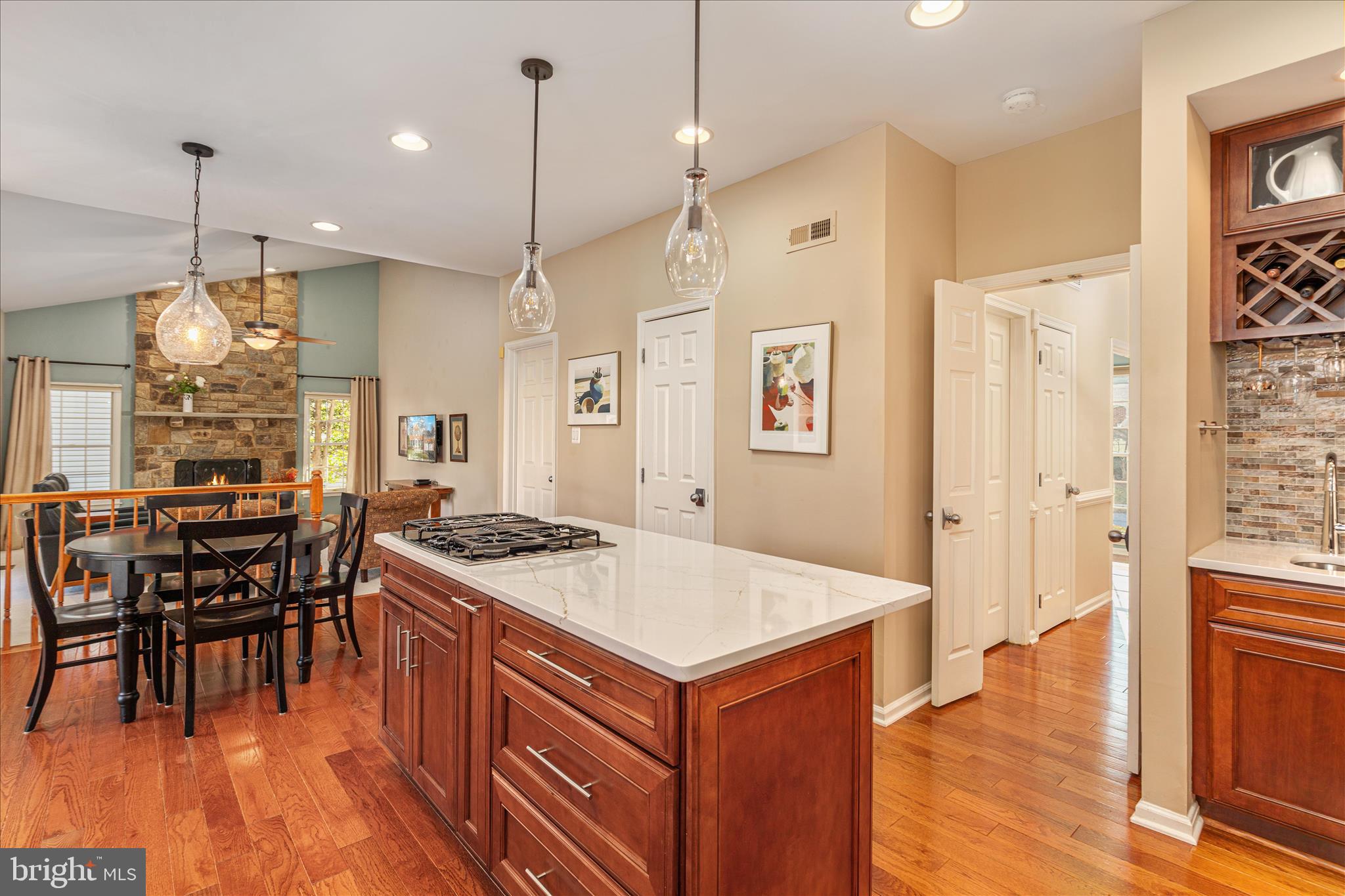 MONROE MANOR - Residential