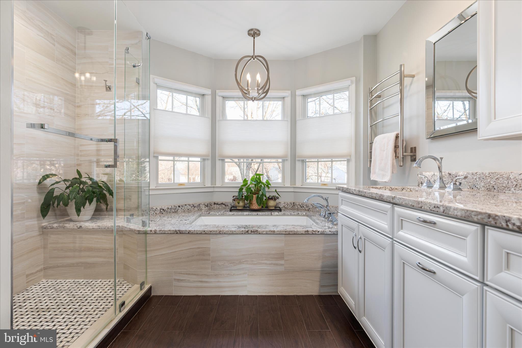 MONROE MANOR - Residential